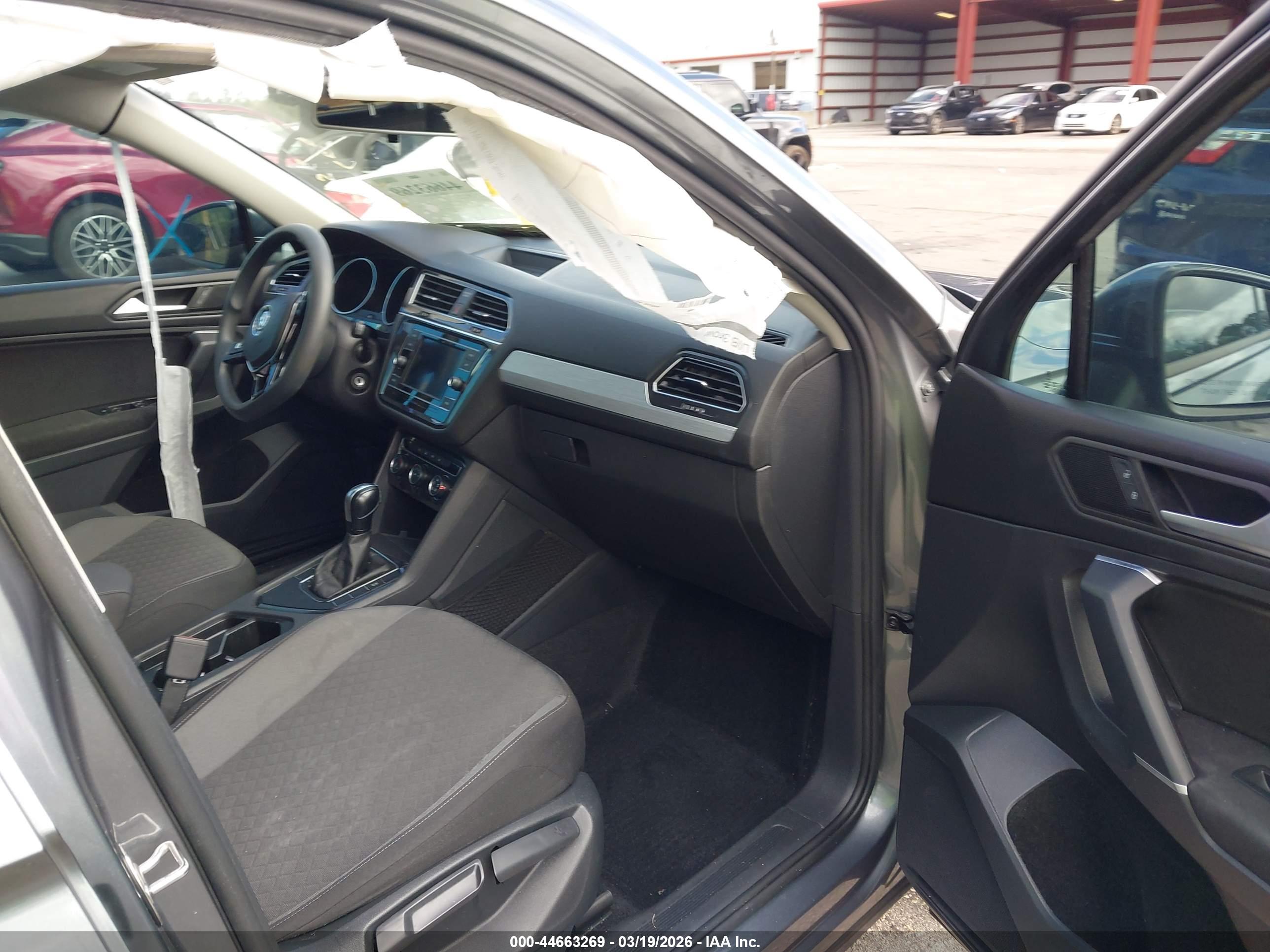 VOLKSWAGEN TIGUAN image 5