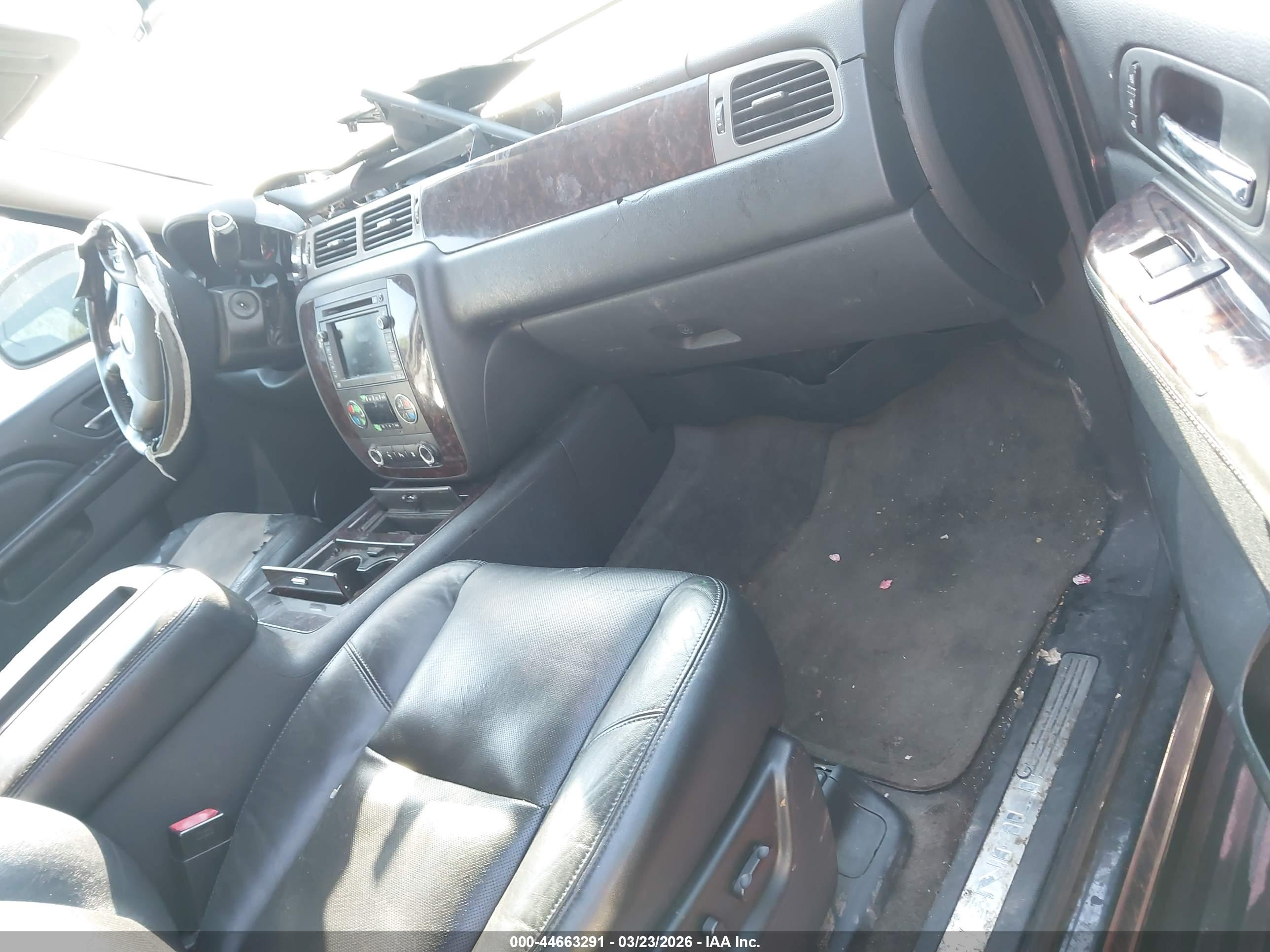 GMC YUKON image 5