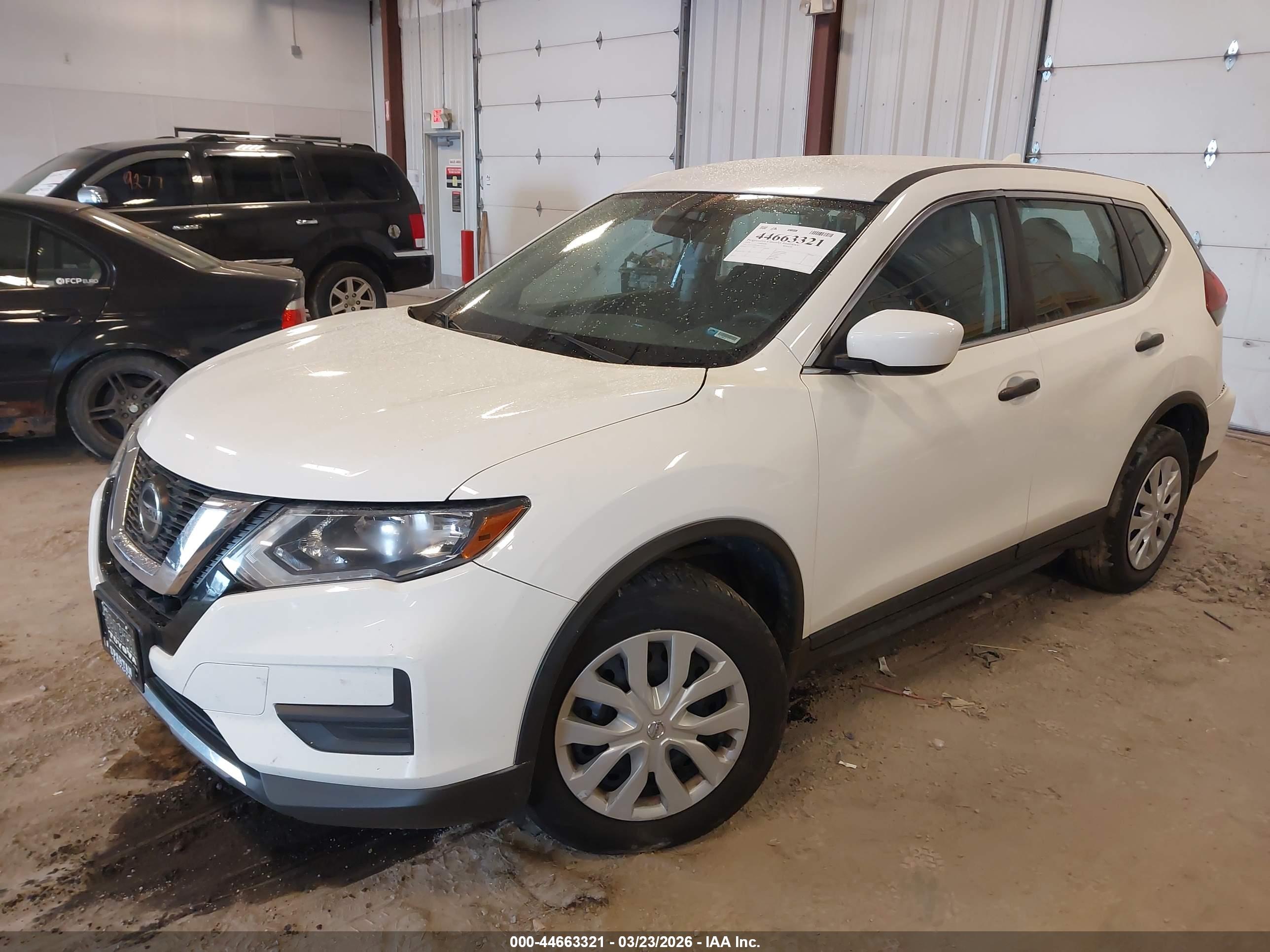 NISSAN ROGUE image 2