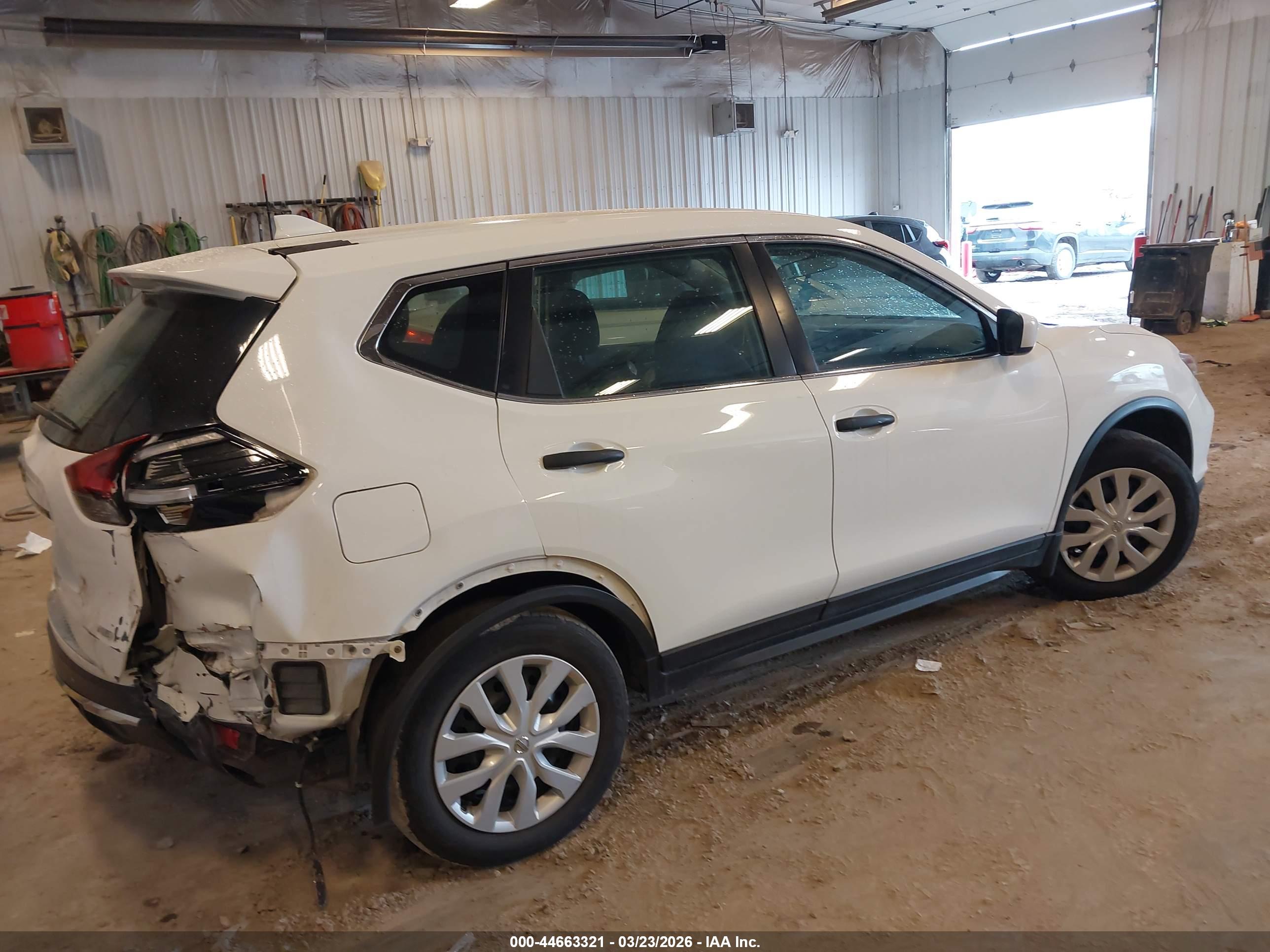 NISSAN ROGUE image 4