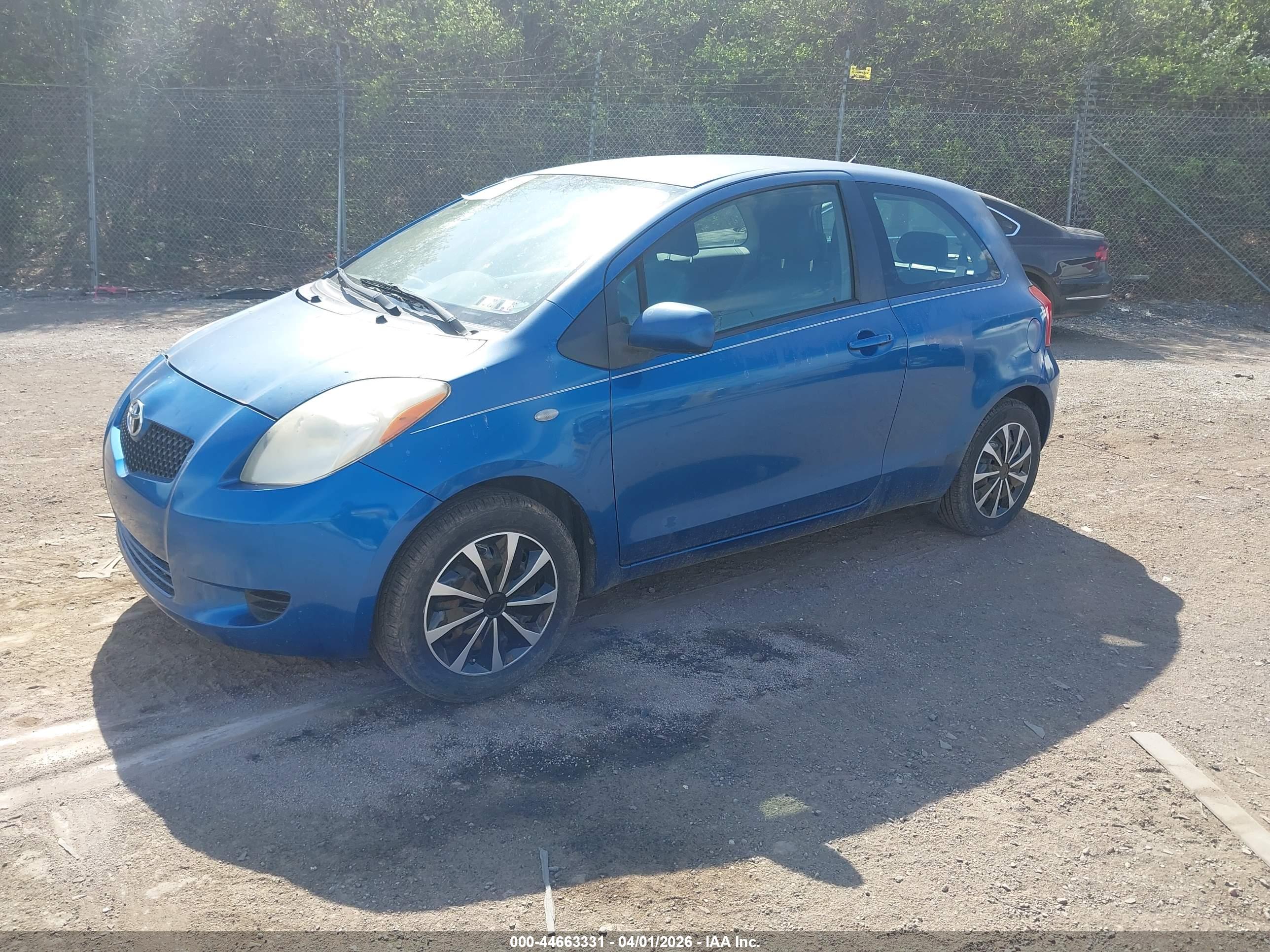 TOYOTA YARIS image 2