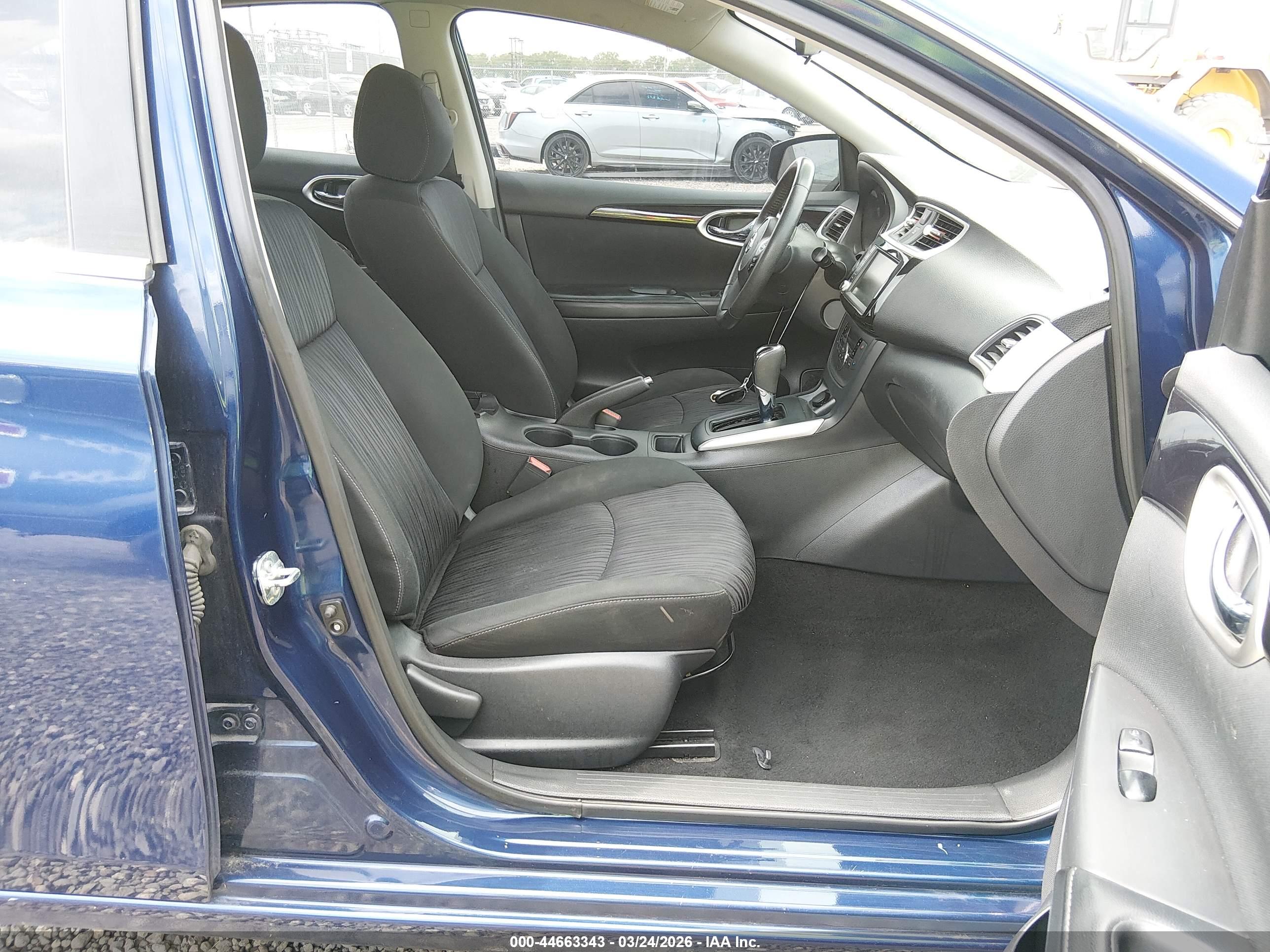 NISSAN SENTRA image 5