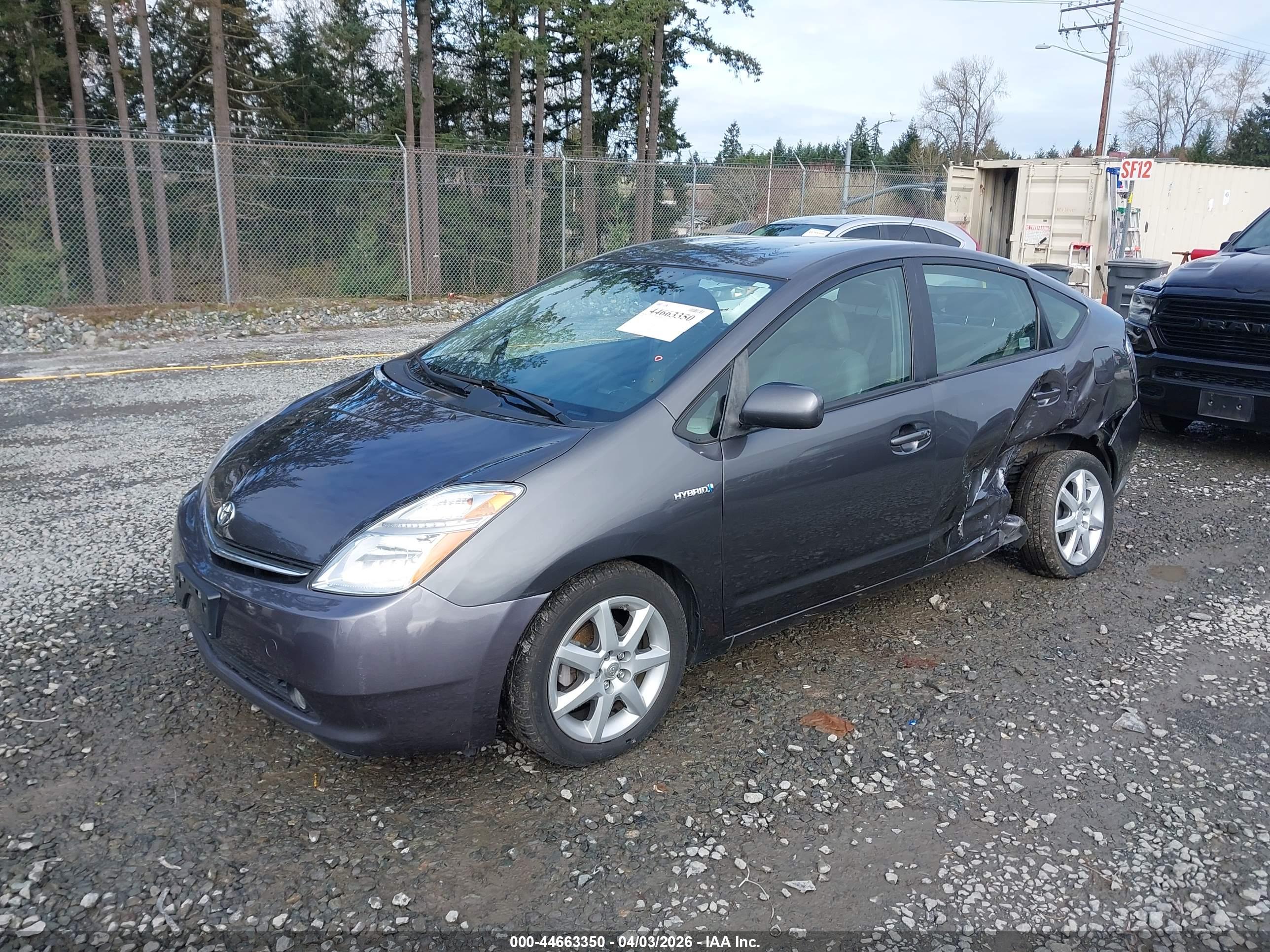 TOYOTA PRIUS image 2