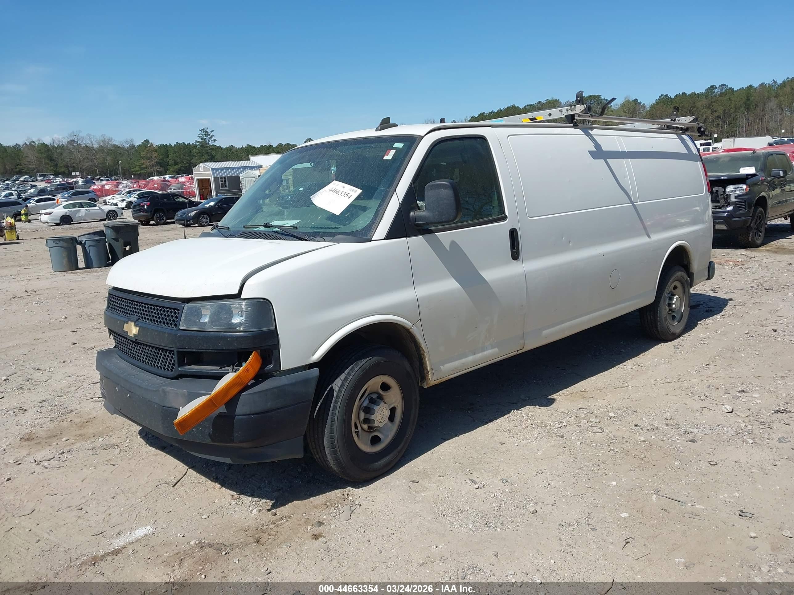 CHEVROLET EXPRESS image 2