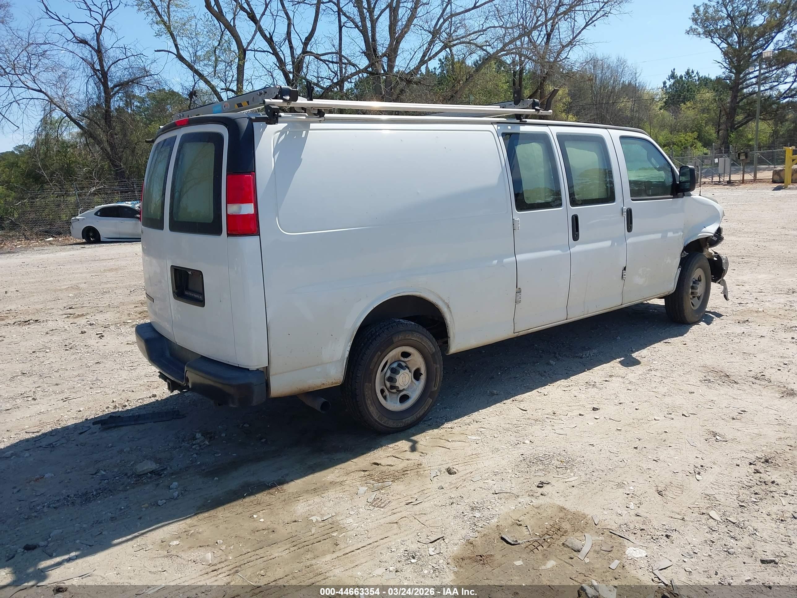 CHEVROLET EXPRESS image 4