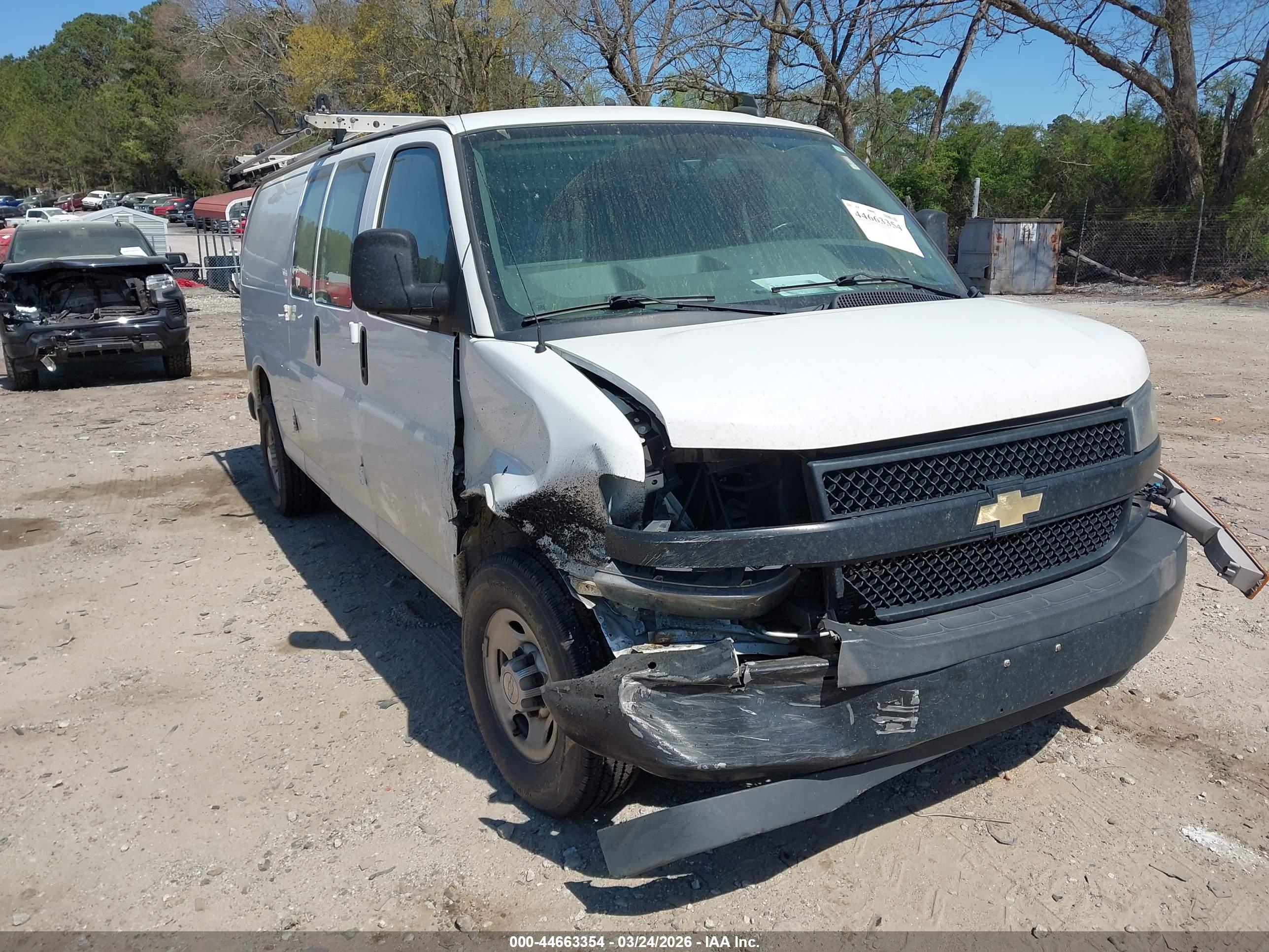 CHEVROLET EXPRESS image 6