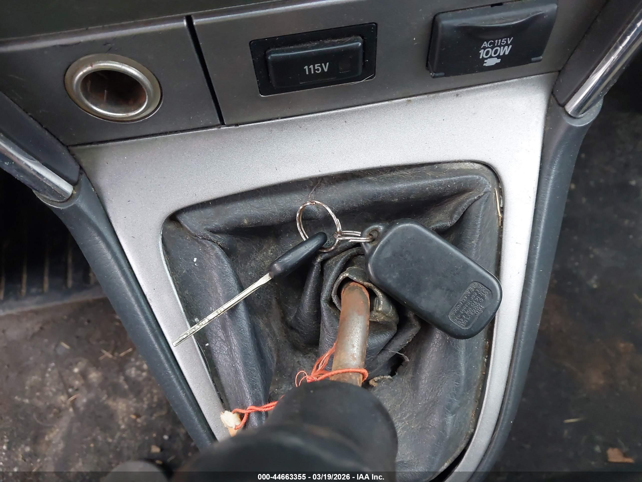 PONTIAC VIBE image 11