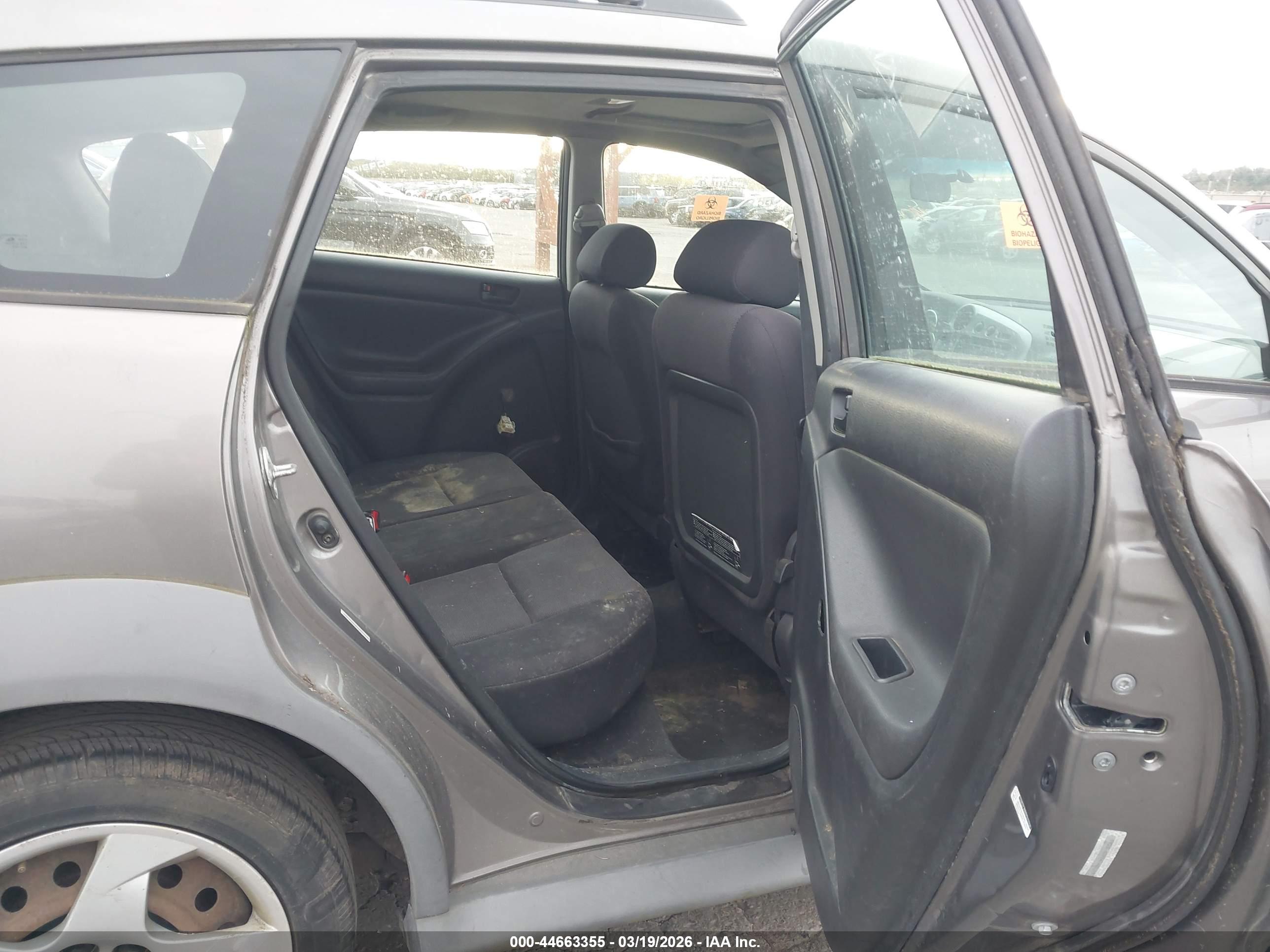 PONTIAC VIBE image 8
