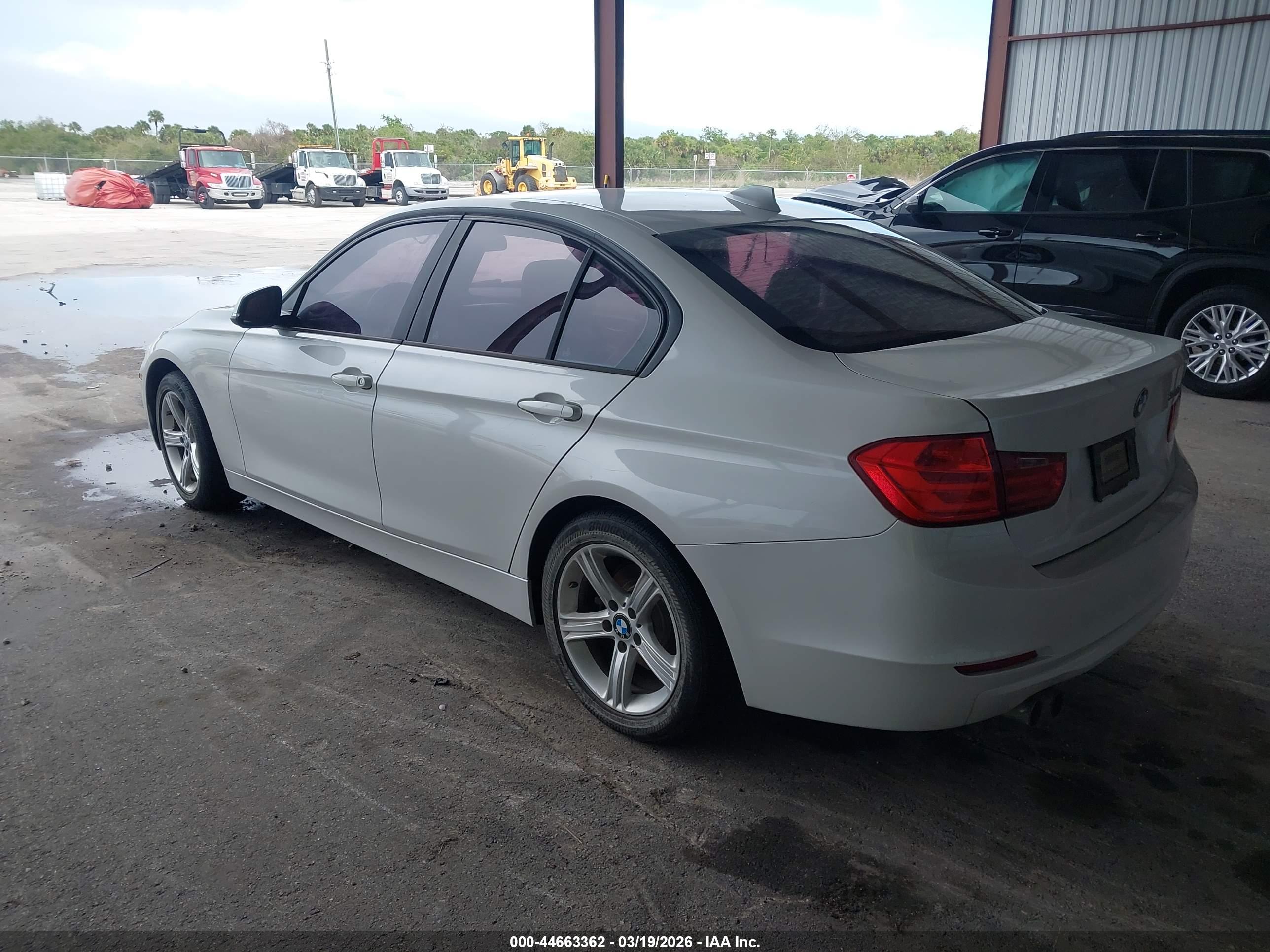 BMW 328I image 3
