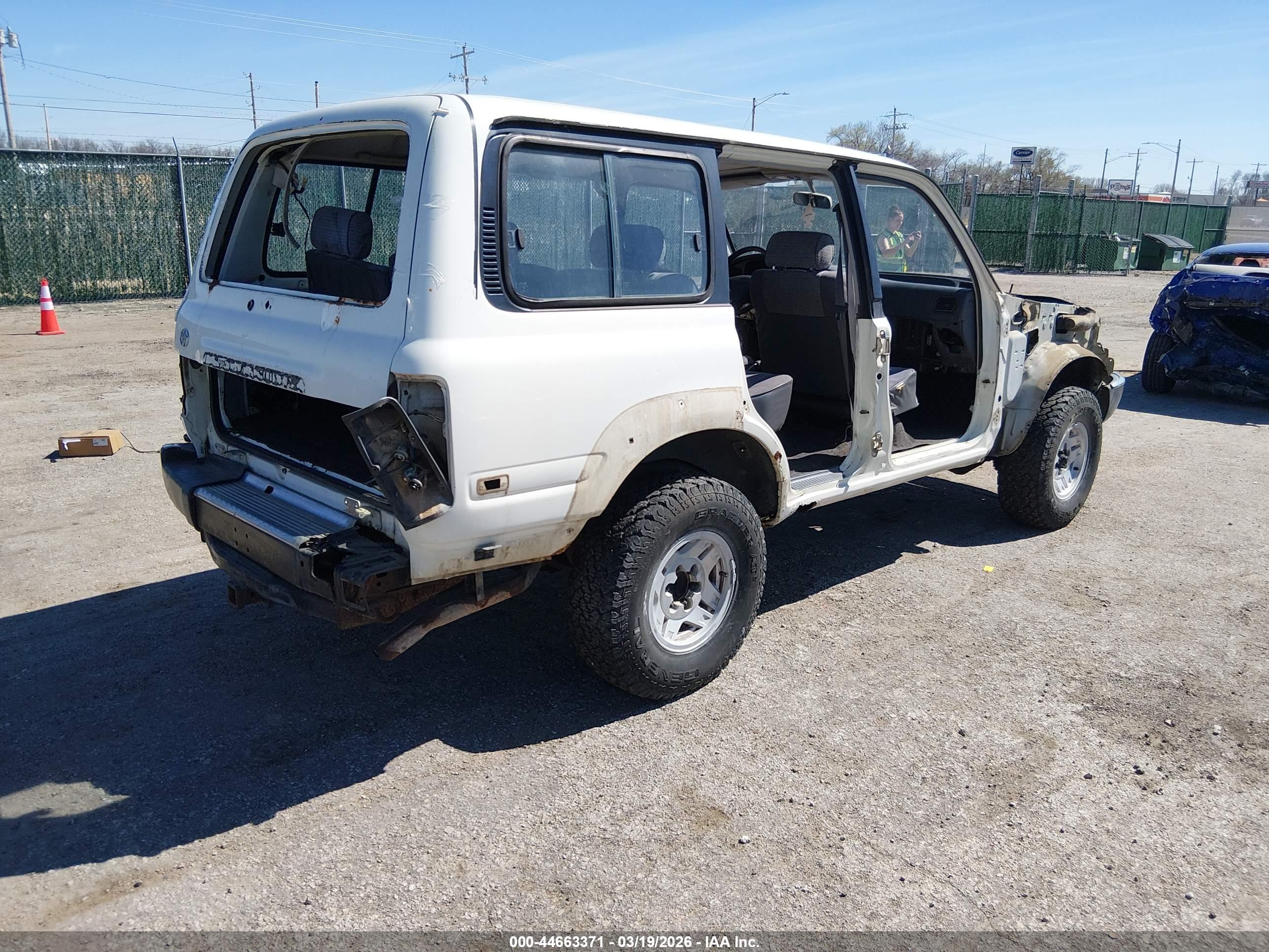 TOYOTA LAND image 4