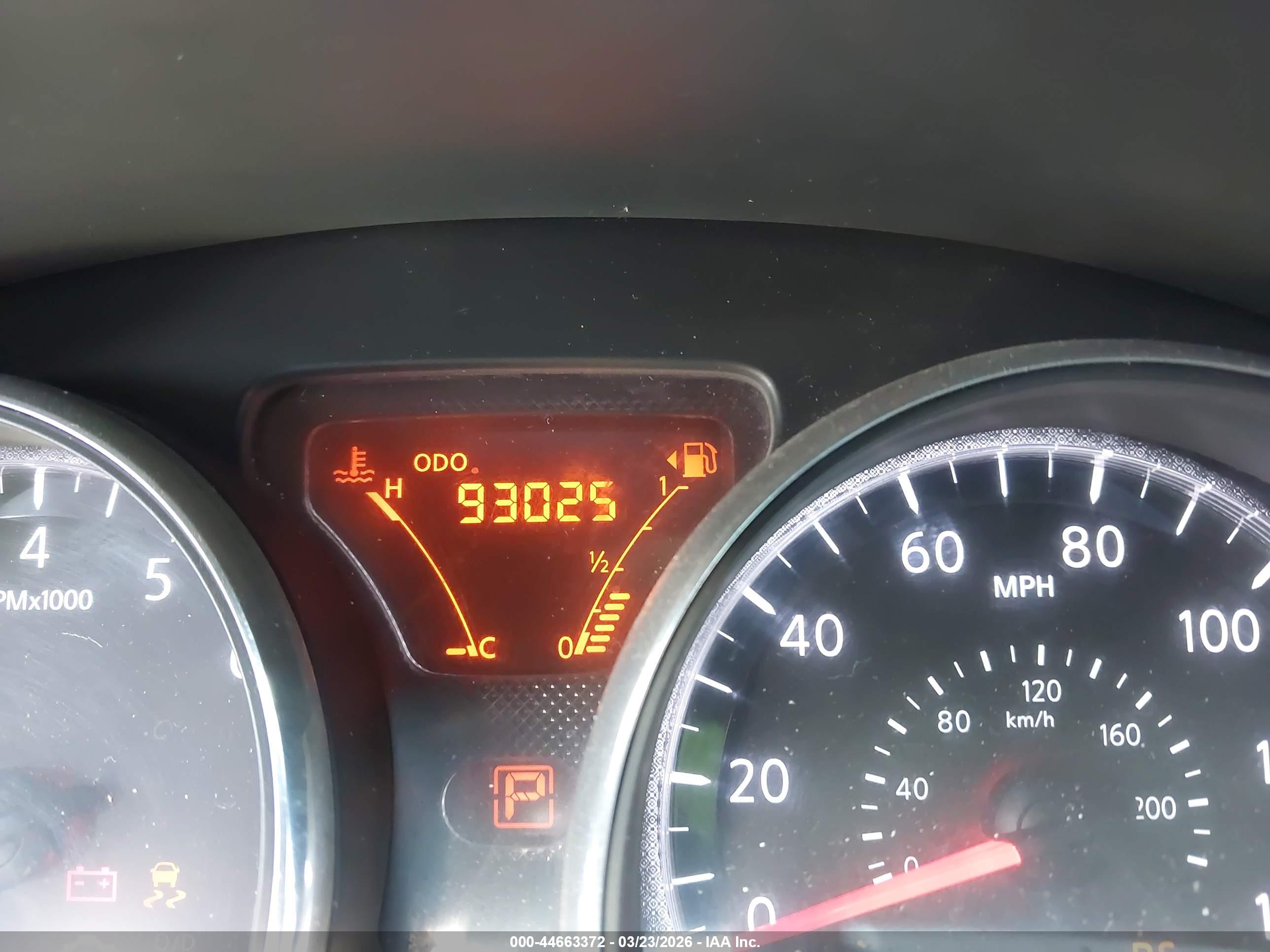 NISSAN VERSA image 7