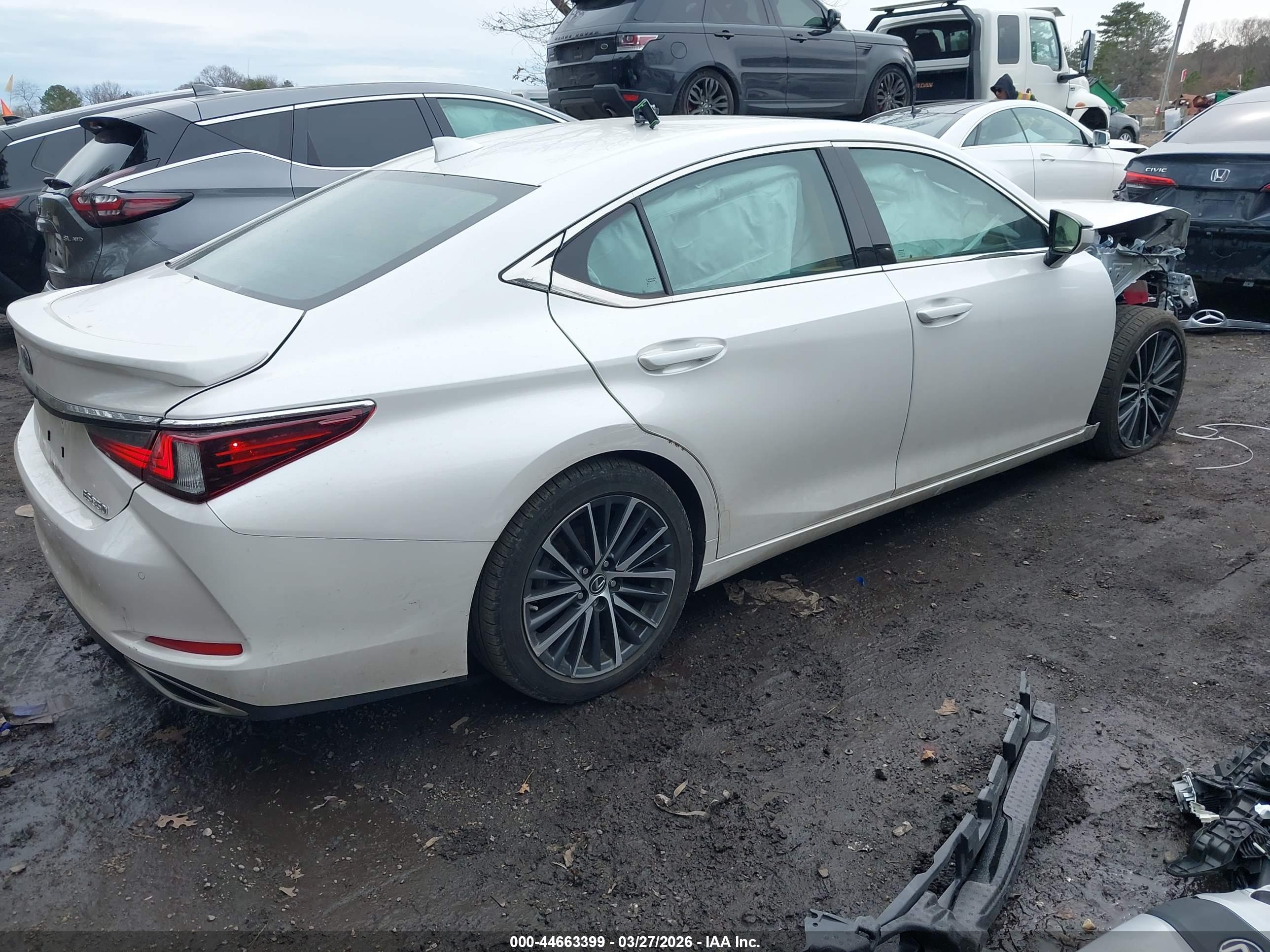 LEXUS ES image 4