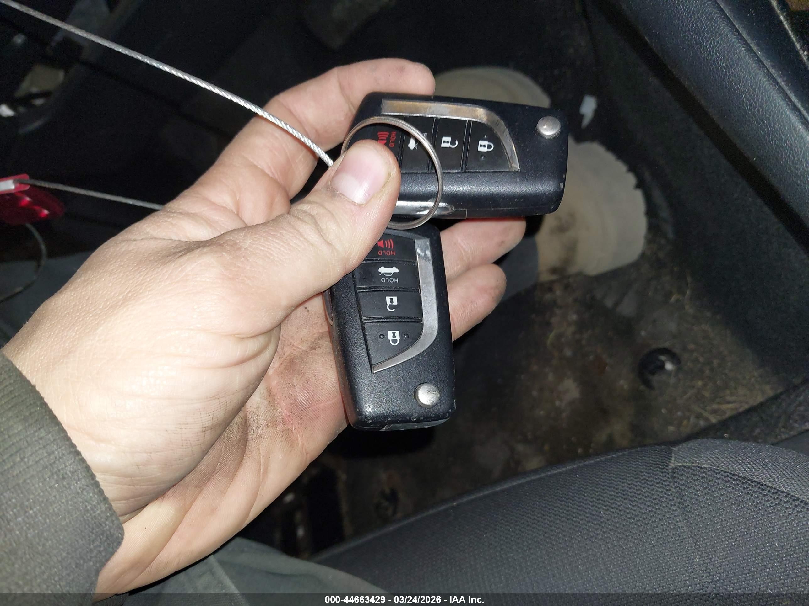 TOYOTA COROLLA image 11
