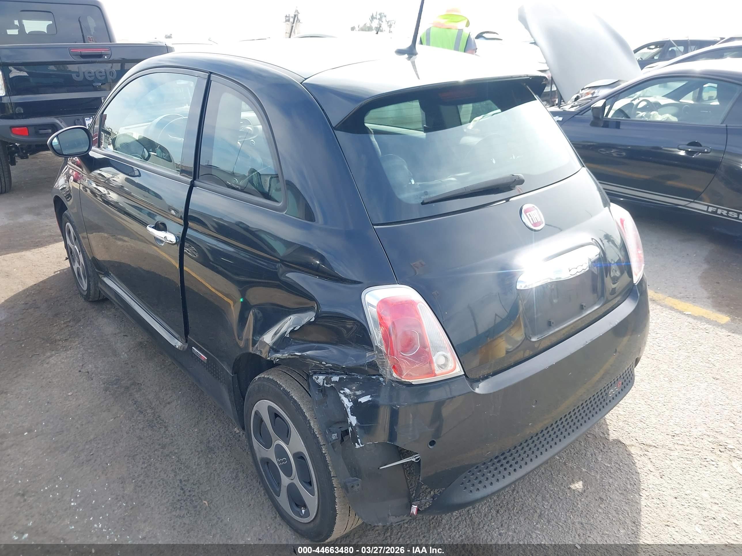 FIAT 500E image 3