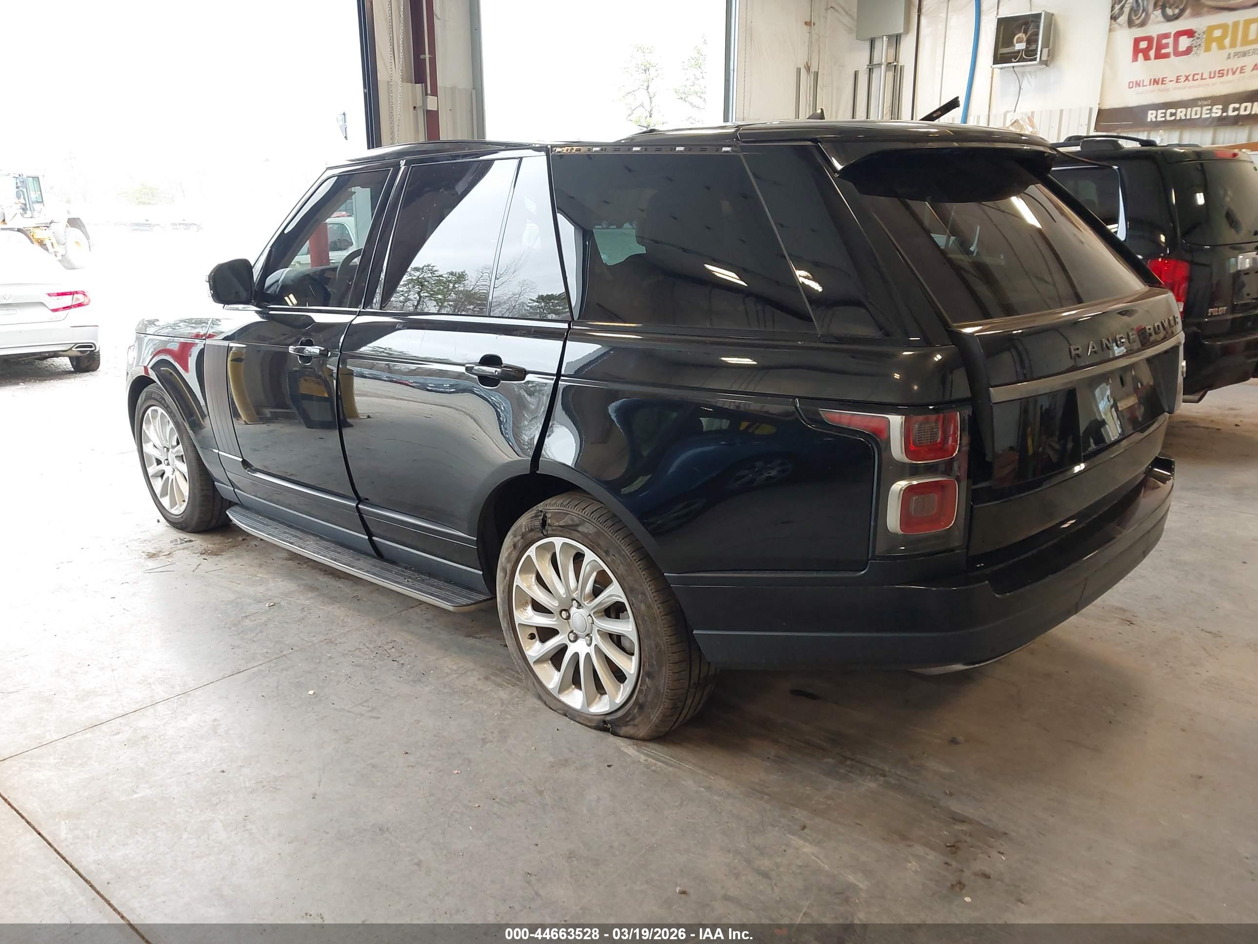 LAND ROVER image 3