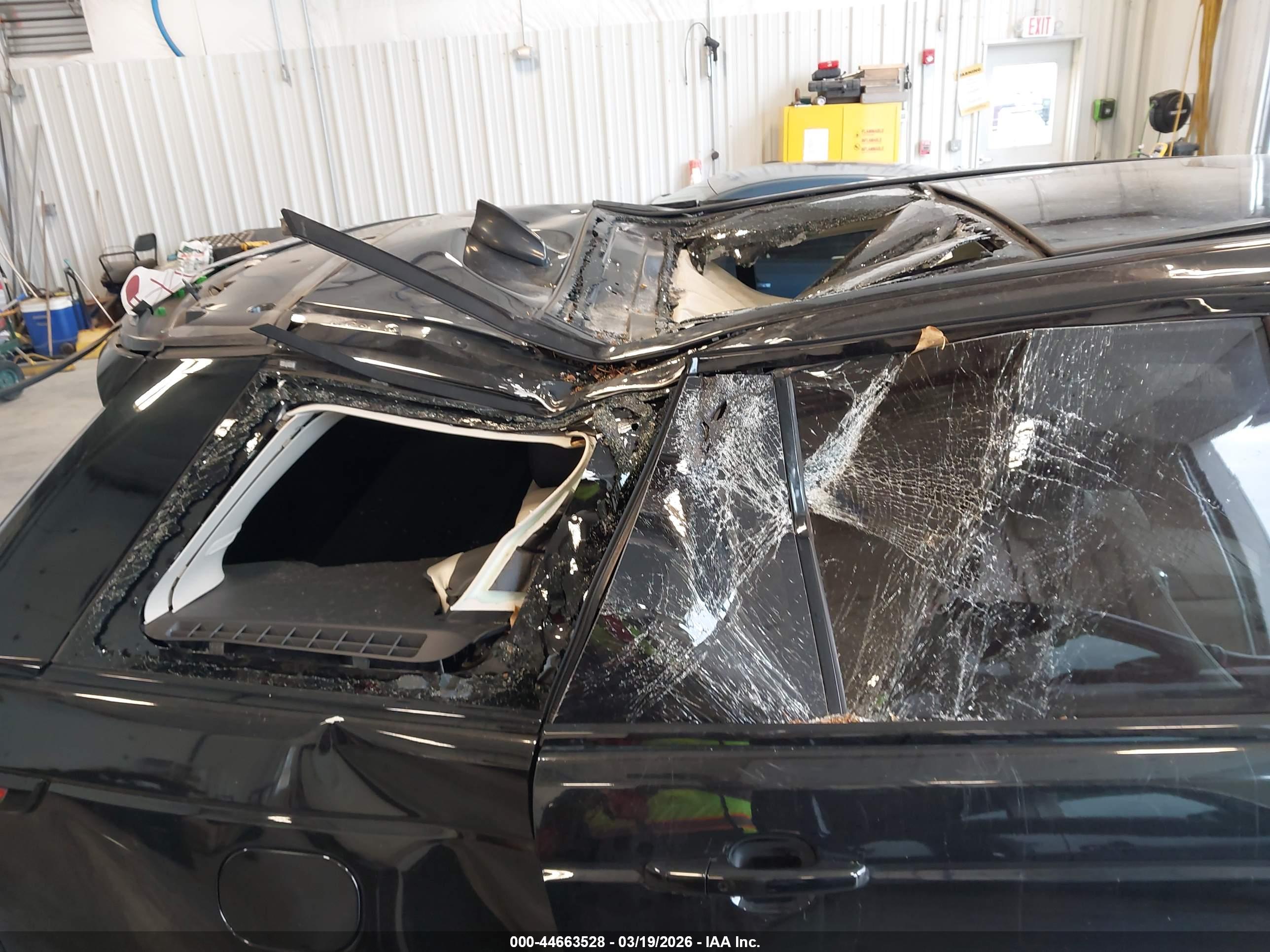 LAND ROVER image 6