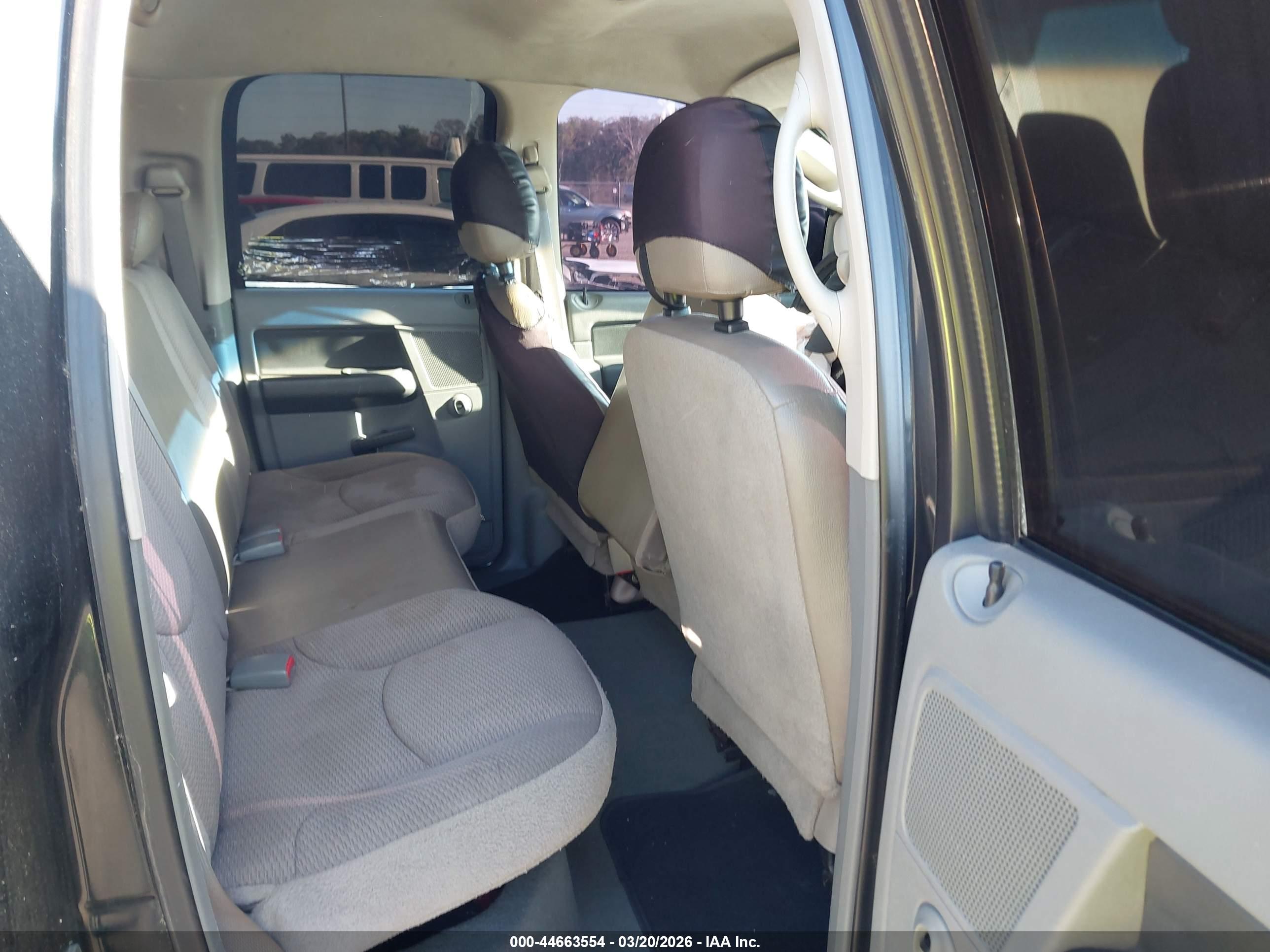 DODGE RAM image 8