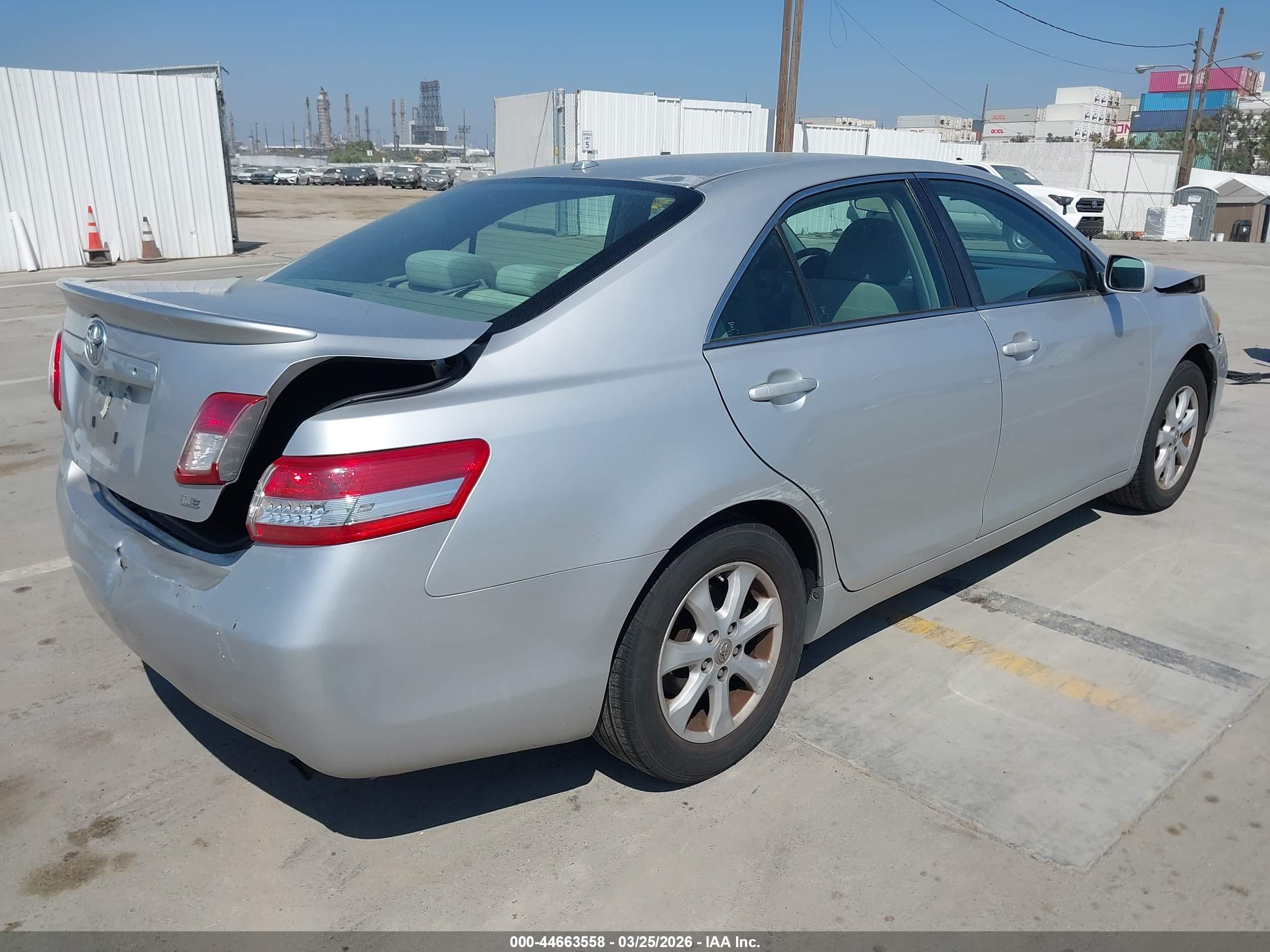 TOYOTA CAMRY image 4