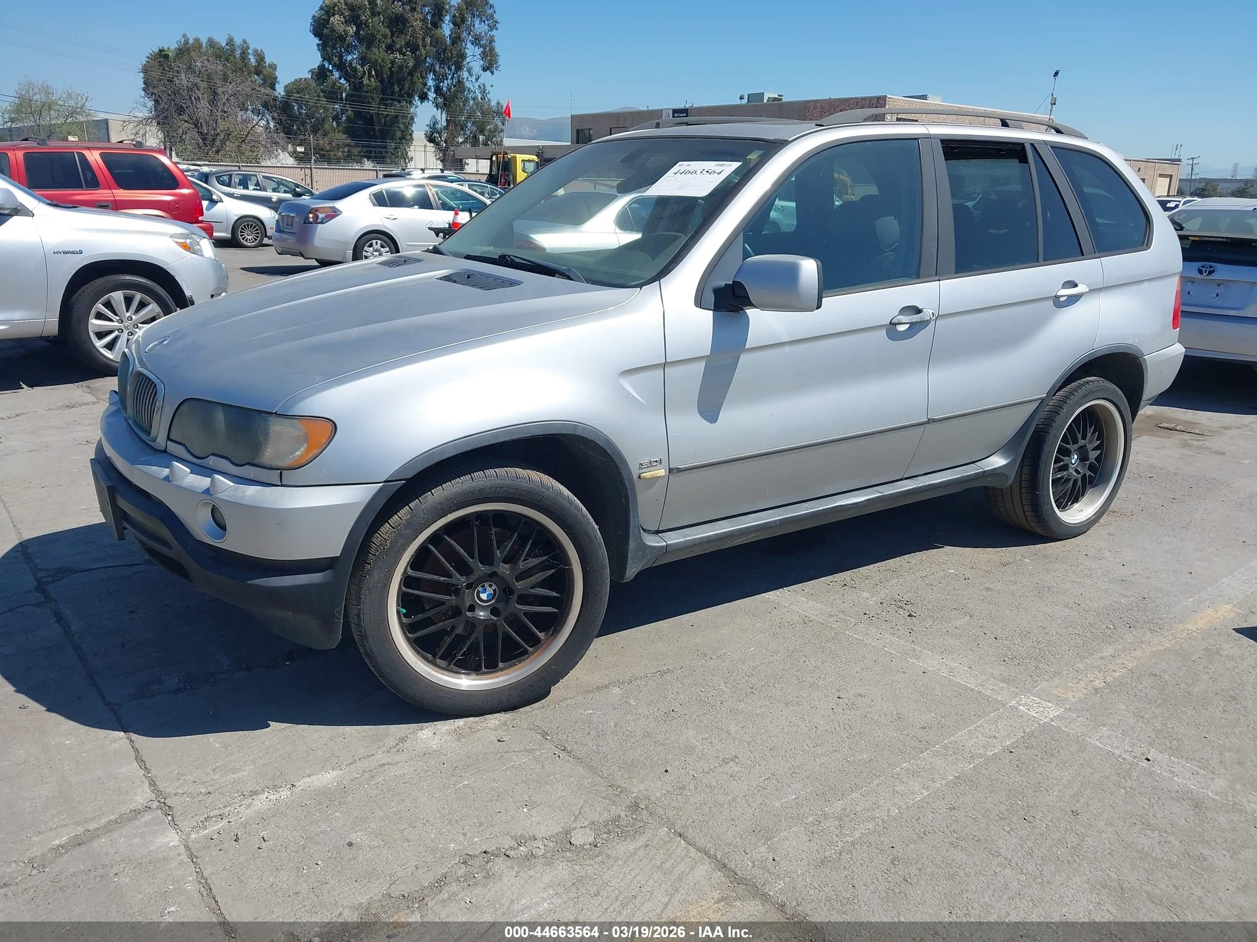 BMW X5 image 2
