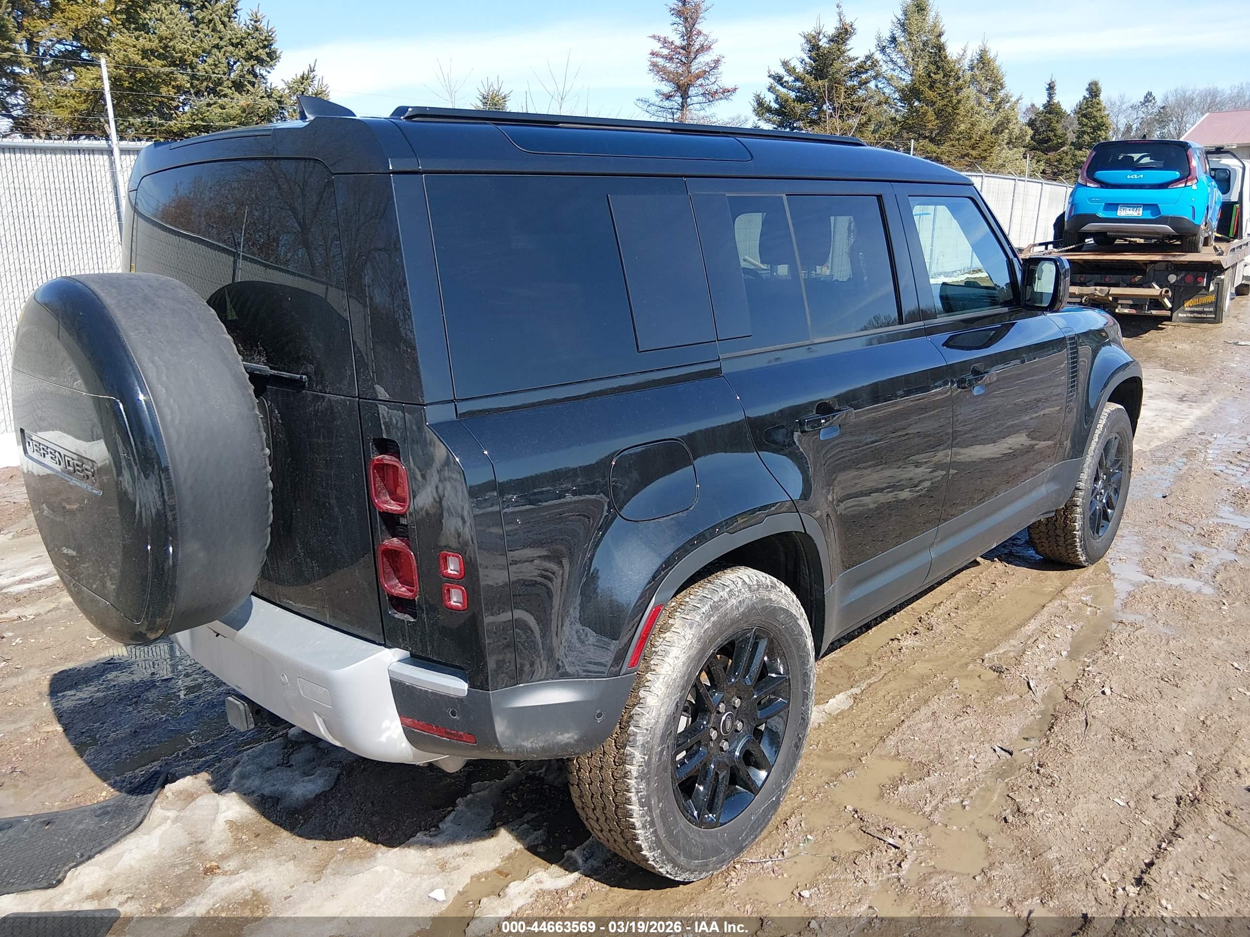 LAND ROVER image 4