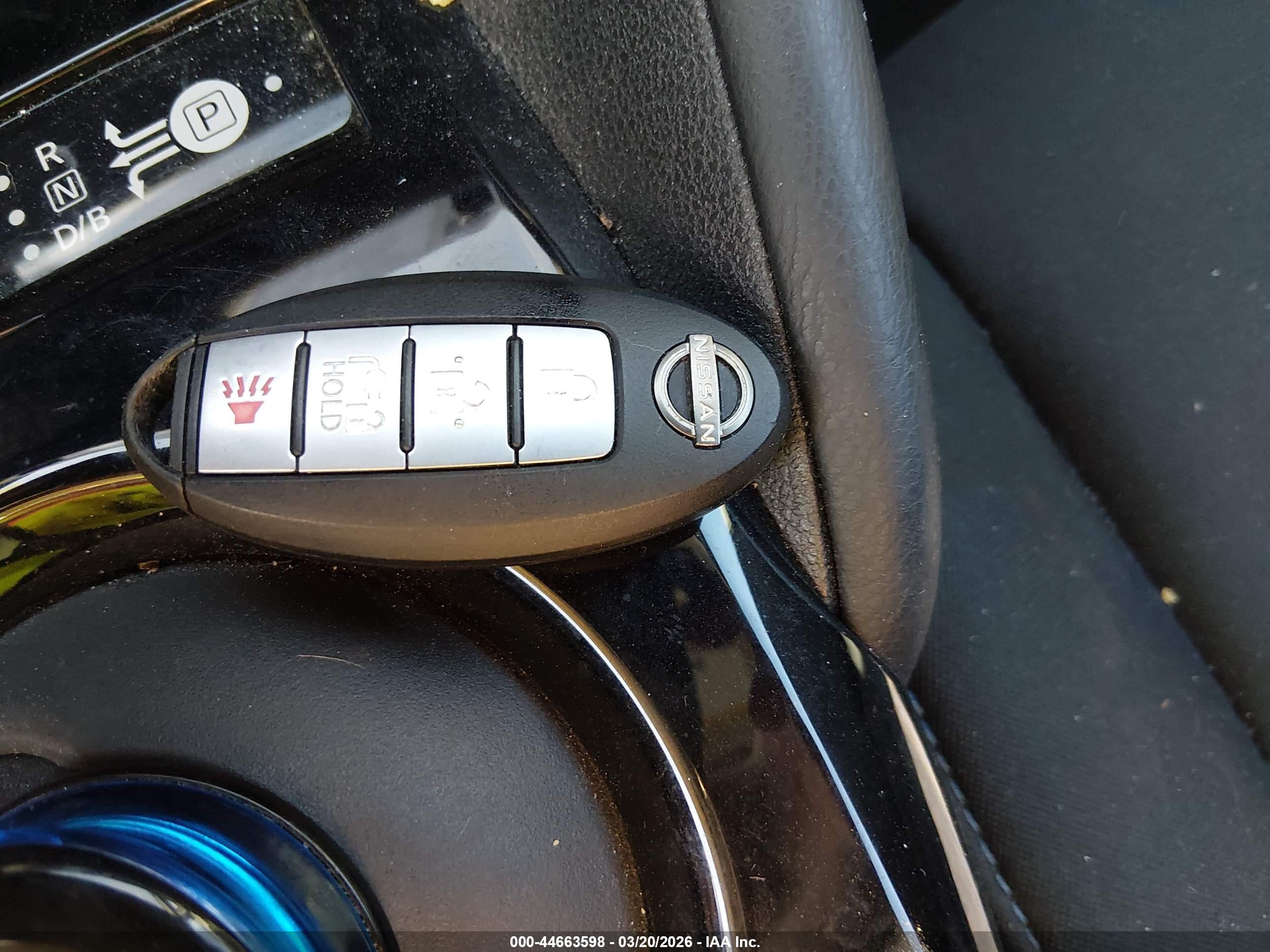 NISSAN LEAF image 11