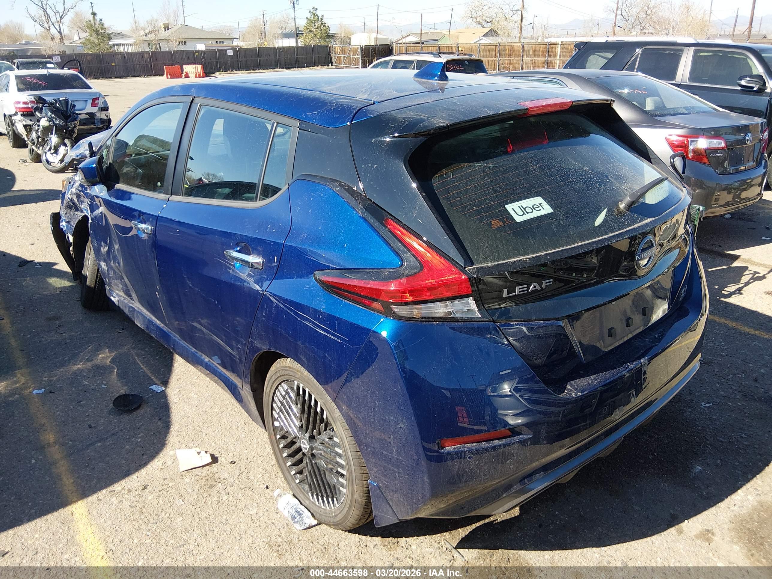 NISSAN LEAF image 3