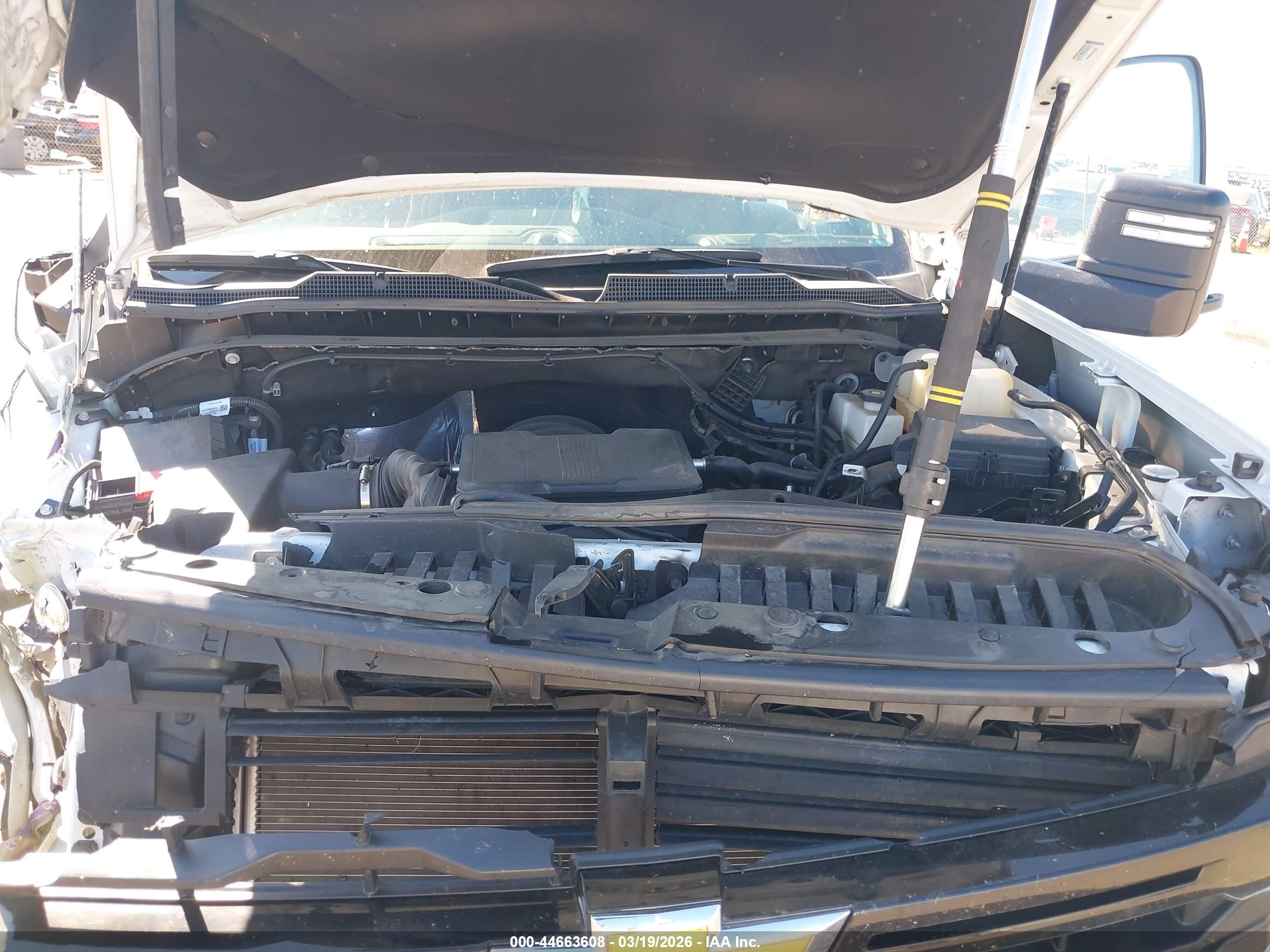 CHEVROLET SILVERADO image 10