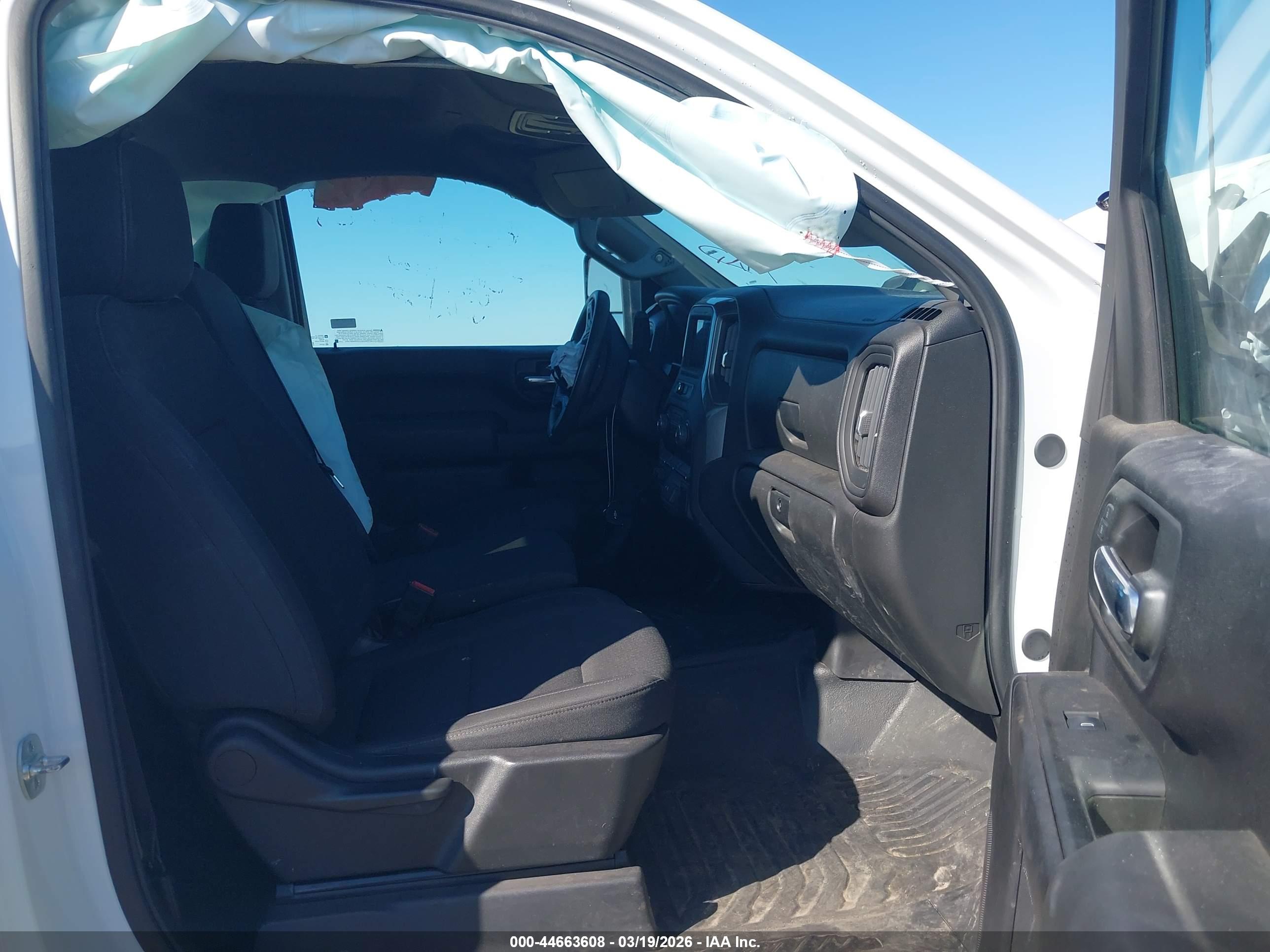 CHEVROLET SILVERADO image 5