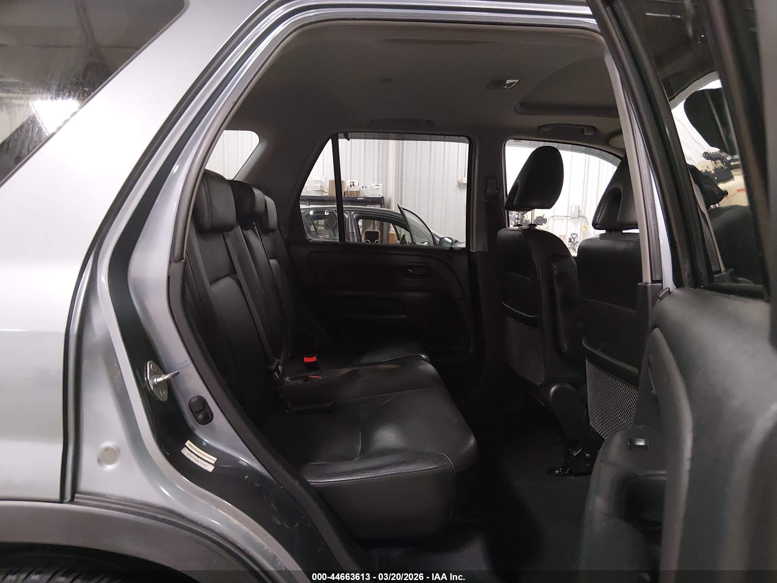 HONDA CR-V image 8