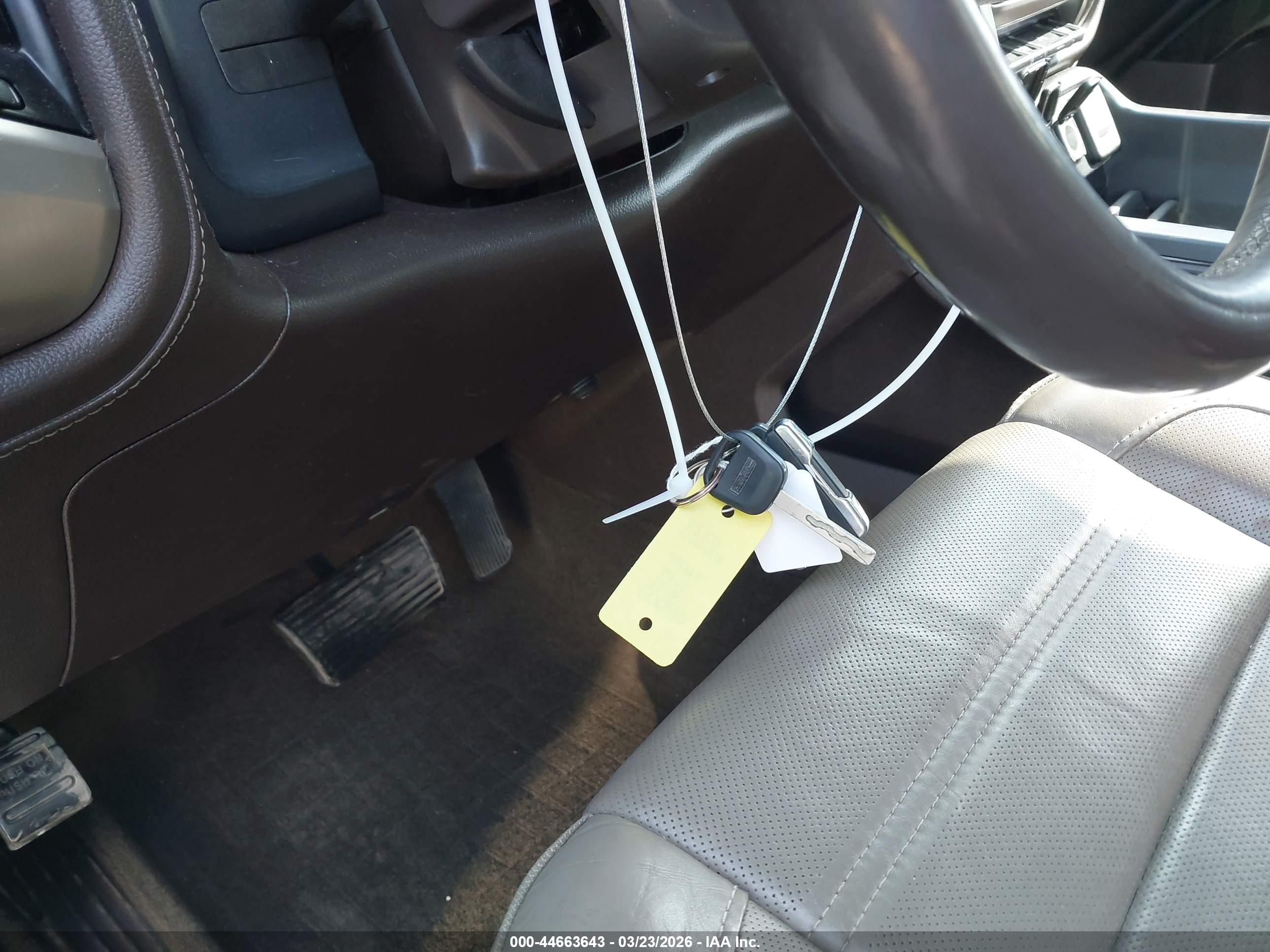 GMC SIERRA image 11