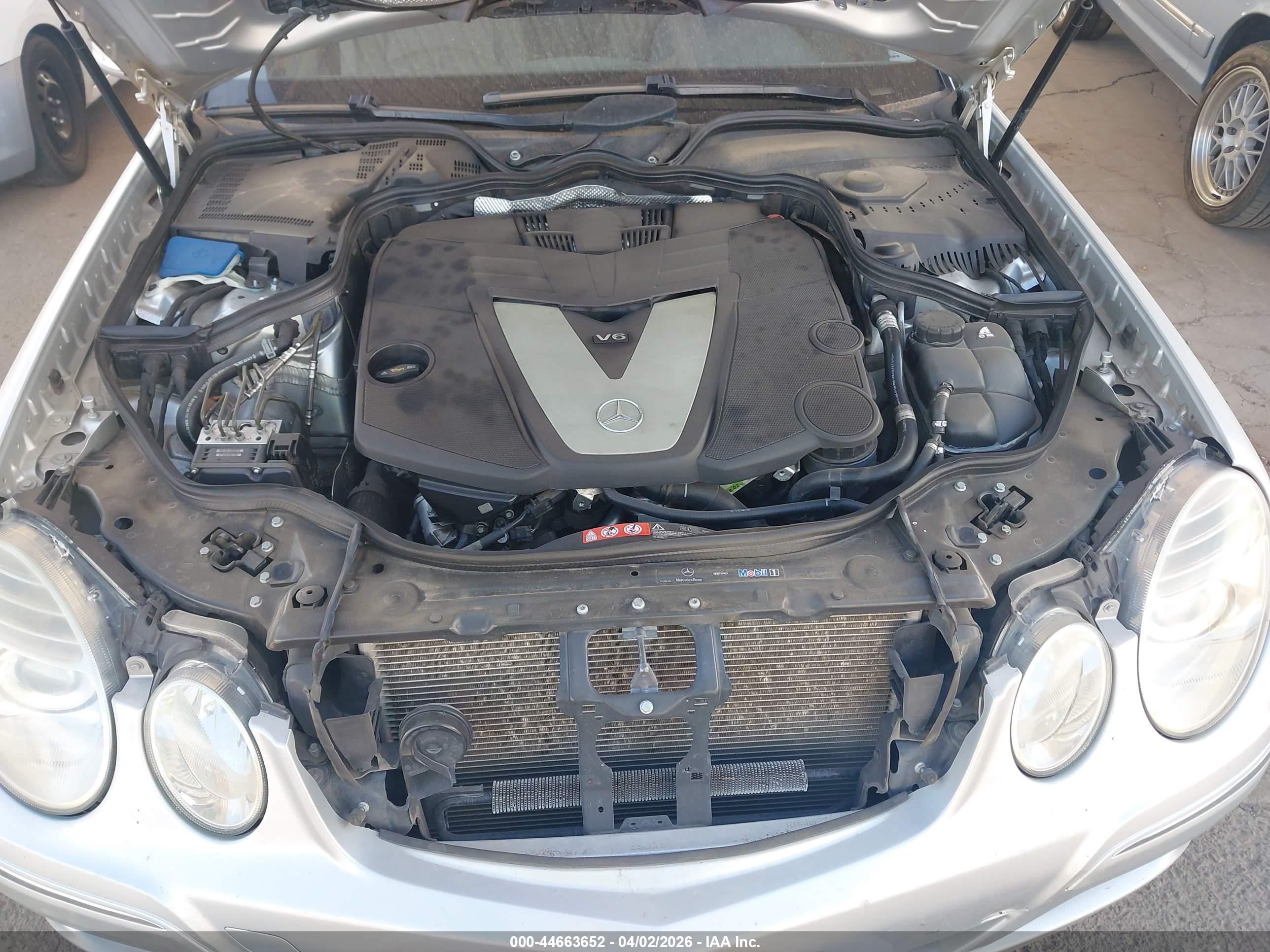 MERCEDES-BENZ E image 10