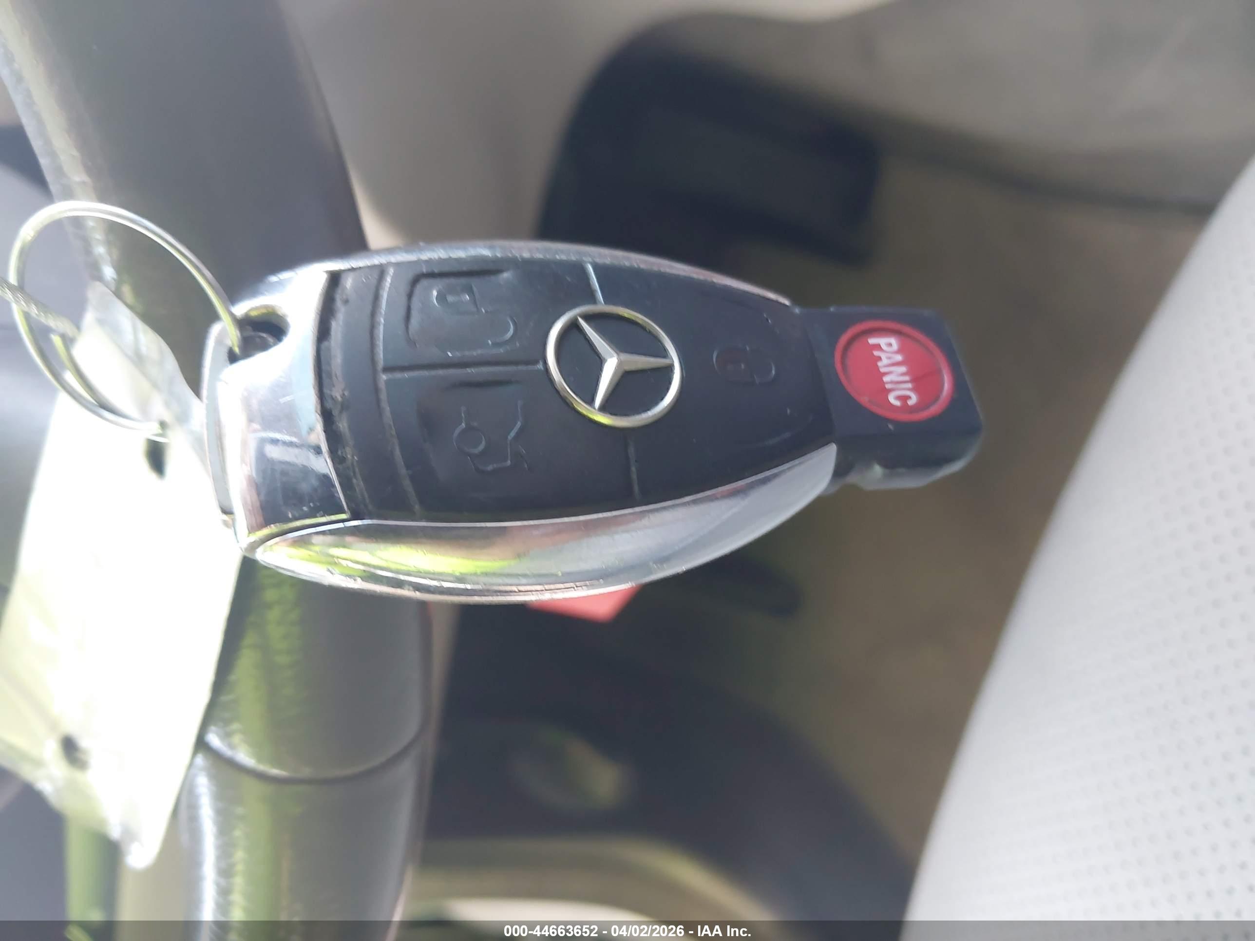 MERCEDES-BENZ E image 11