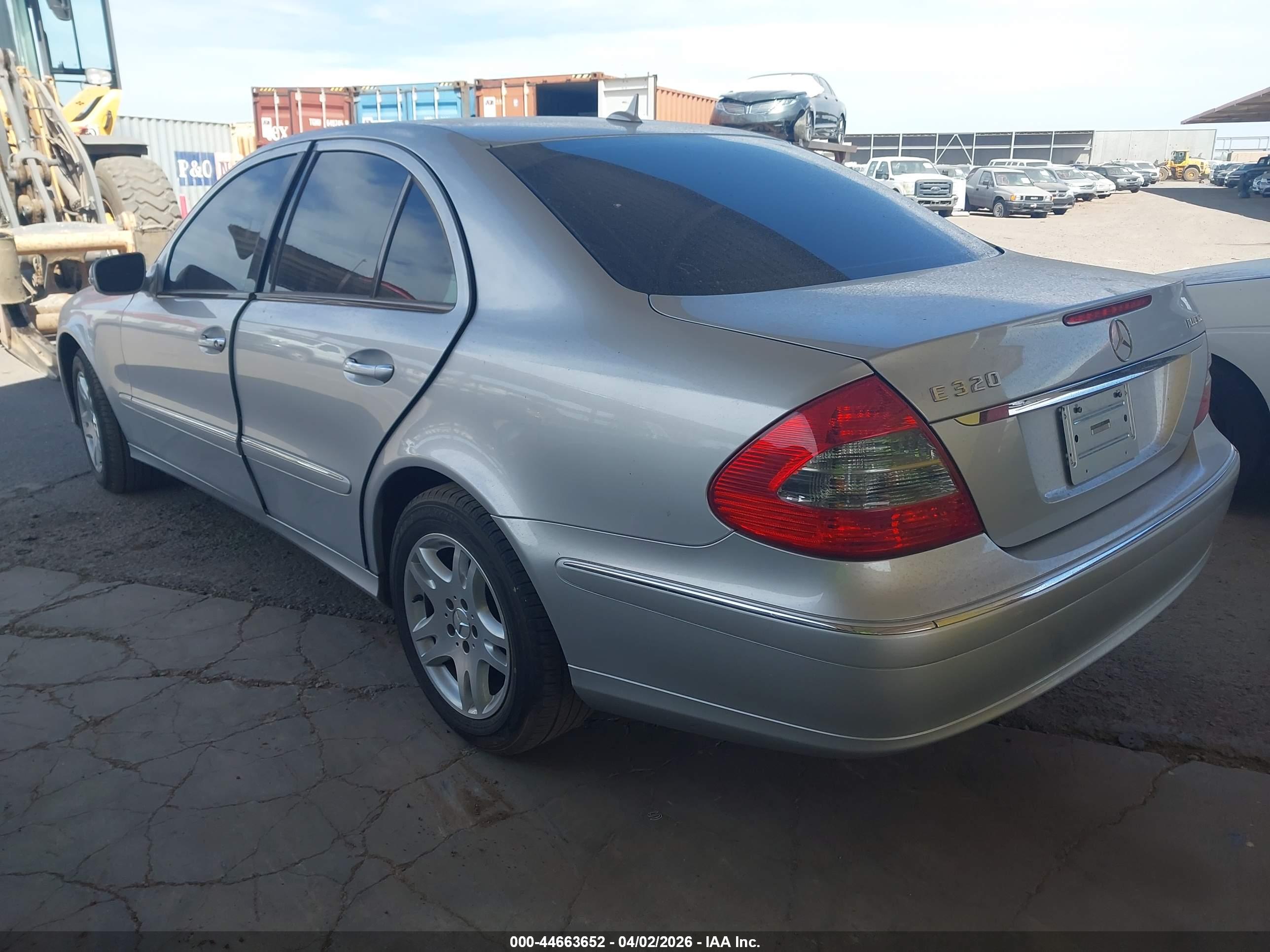MERCEDES-BENZ E image 3