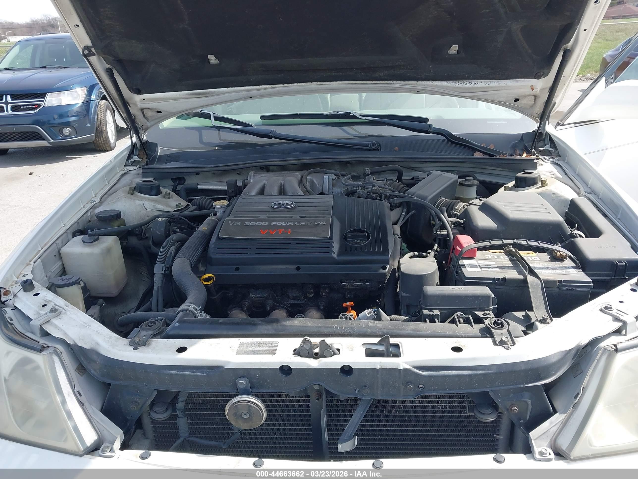 TOYOTA AVALON image 10