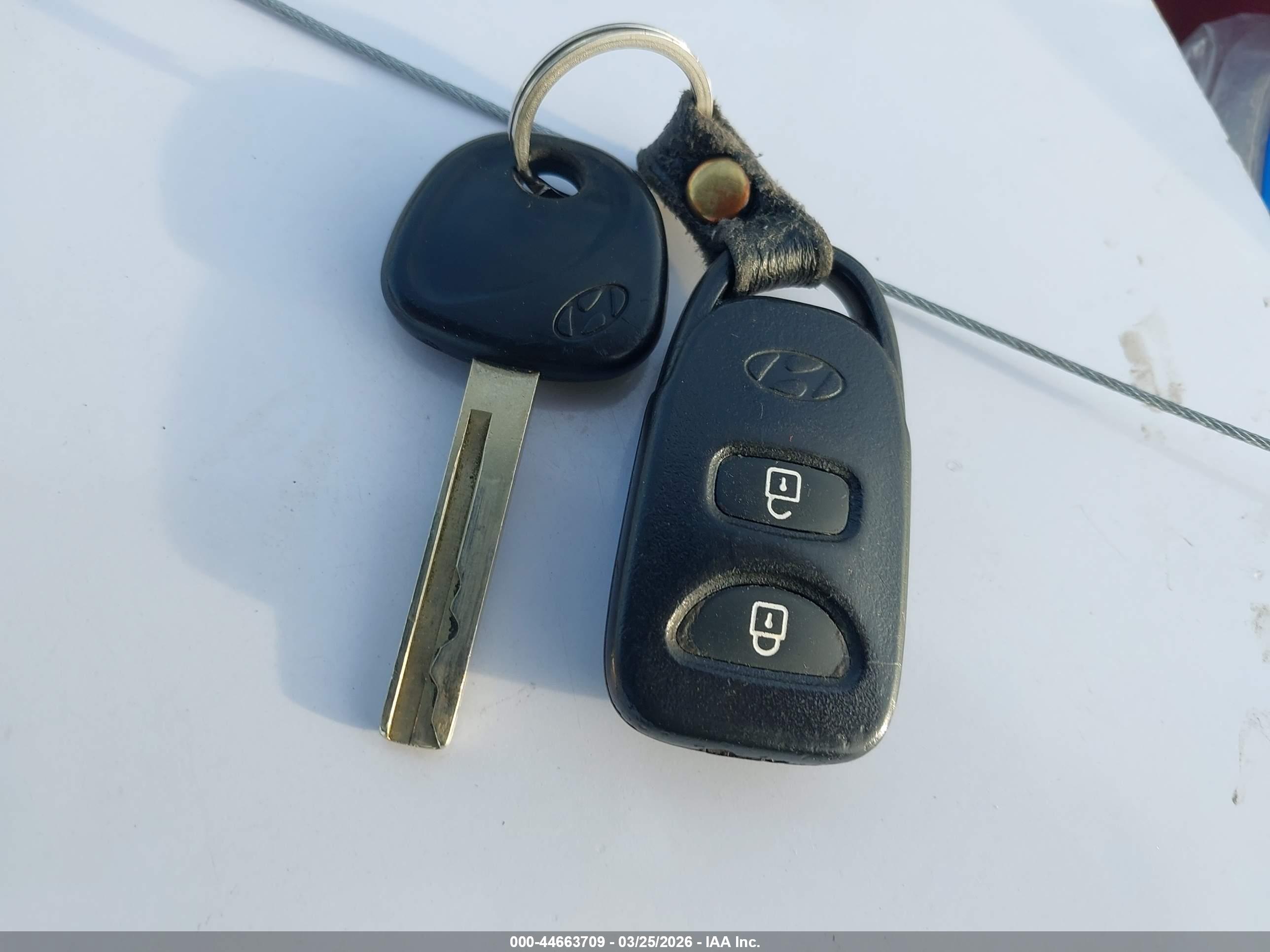 HYUNDAI ACCENT image 11