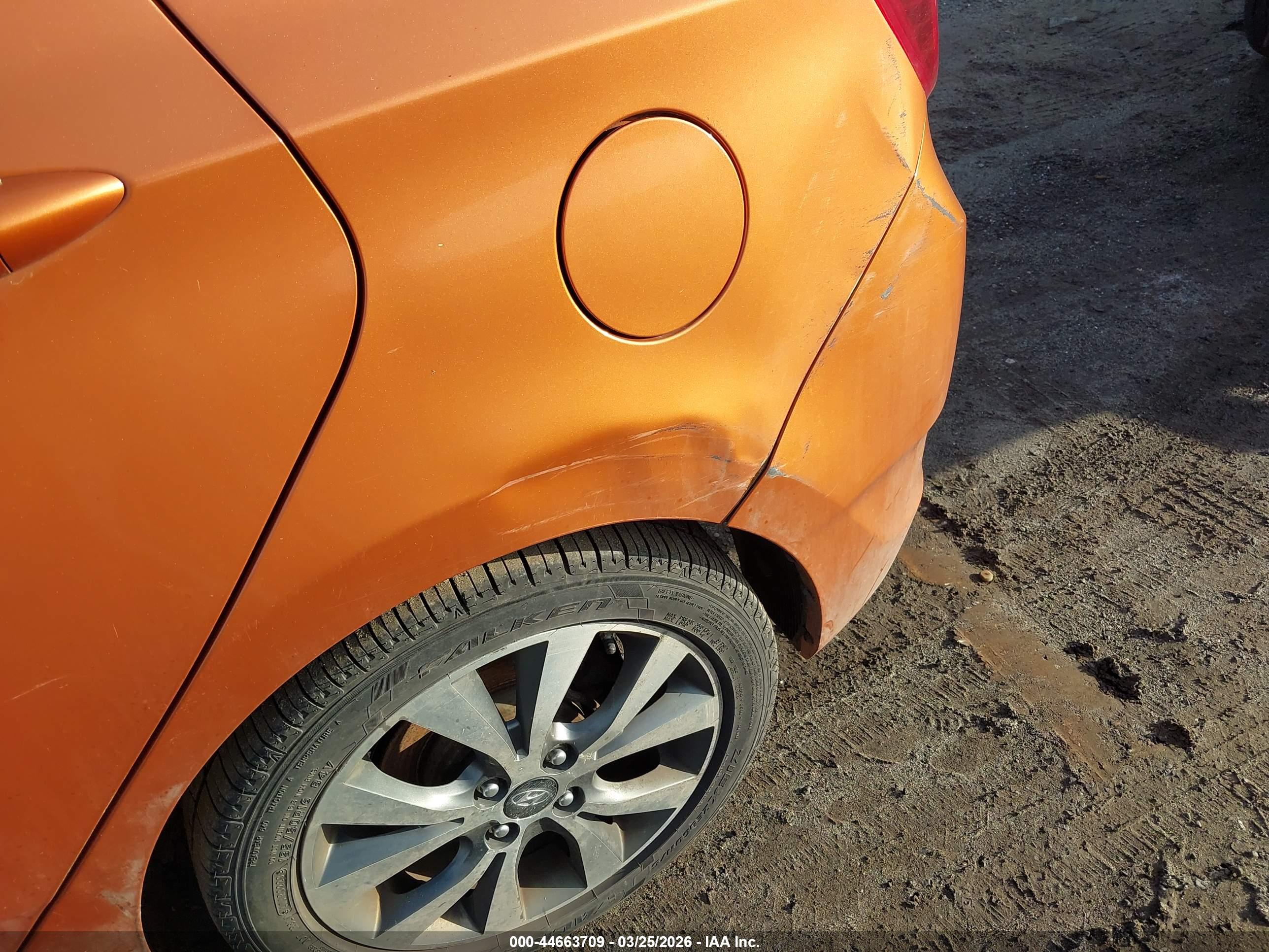 HYUNDAI ACCENT image 6