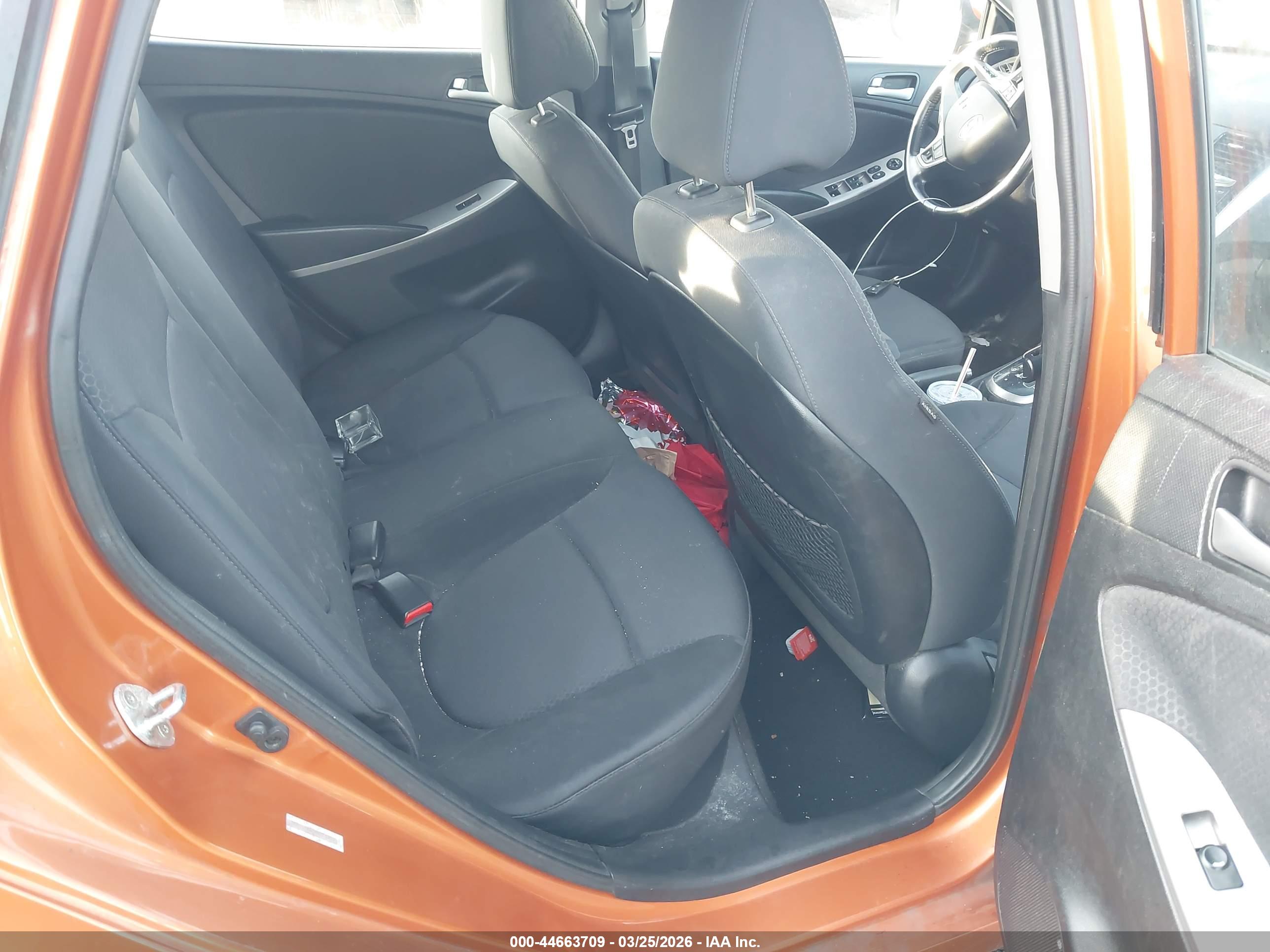 HYUNDAI ACCENT image 8
