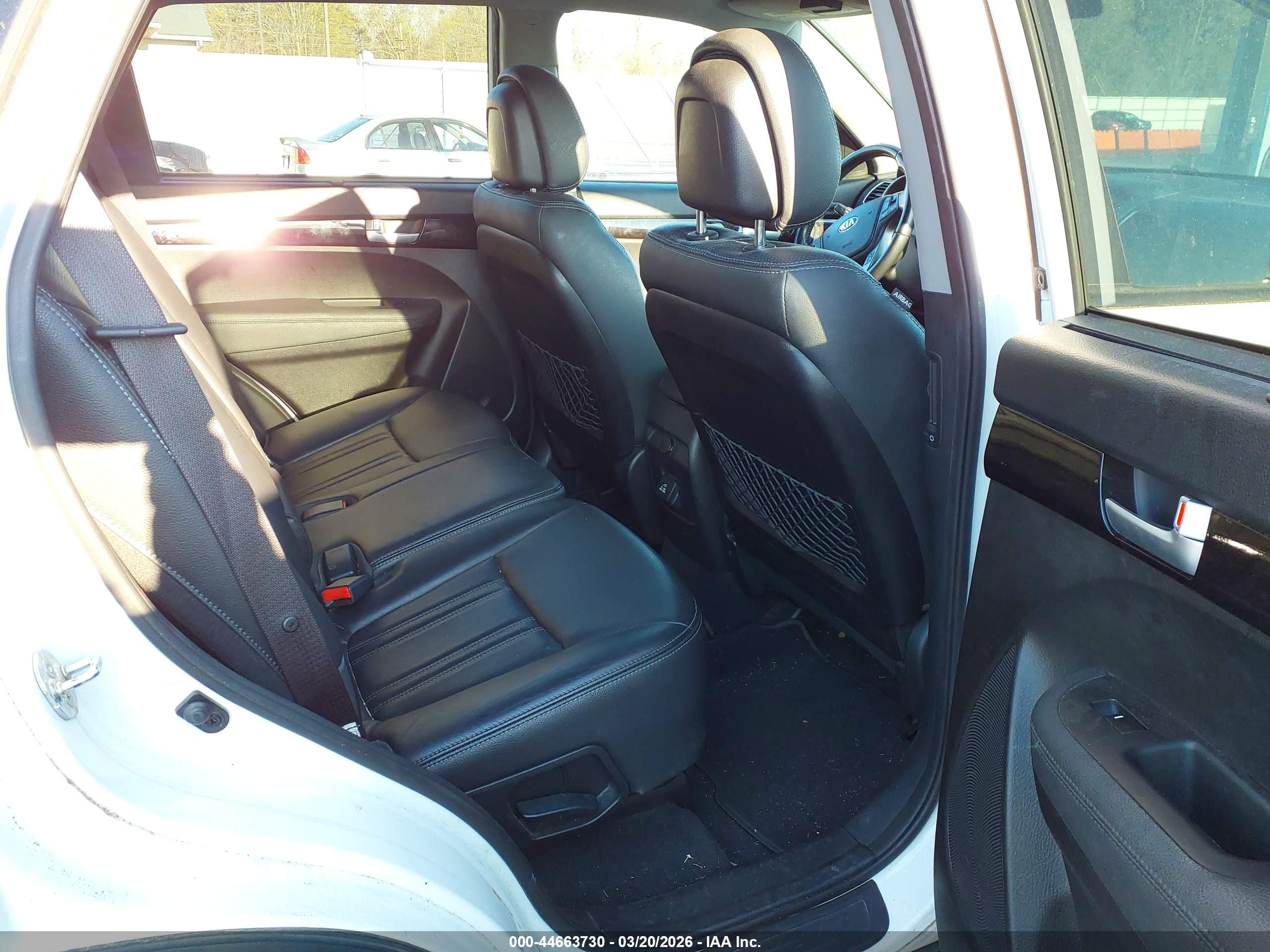 KIA SORENTO image 8
