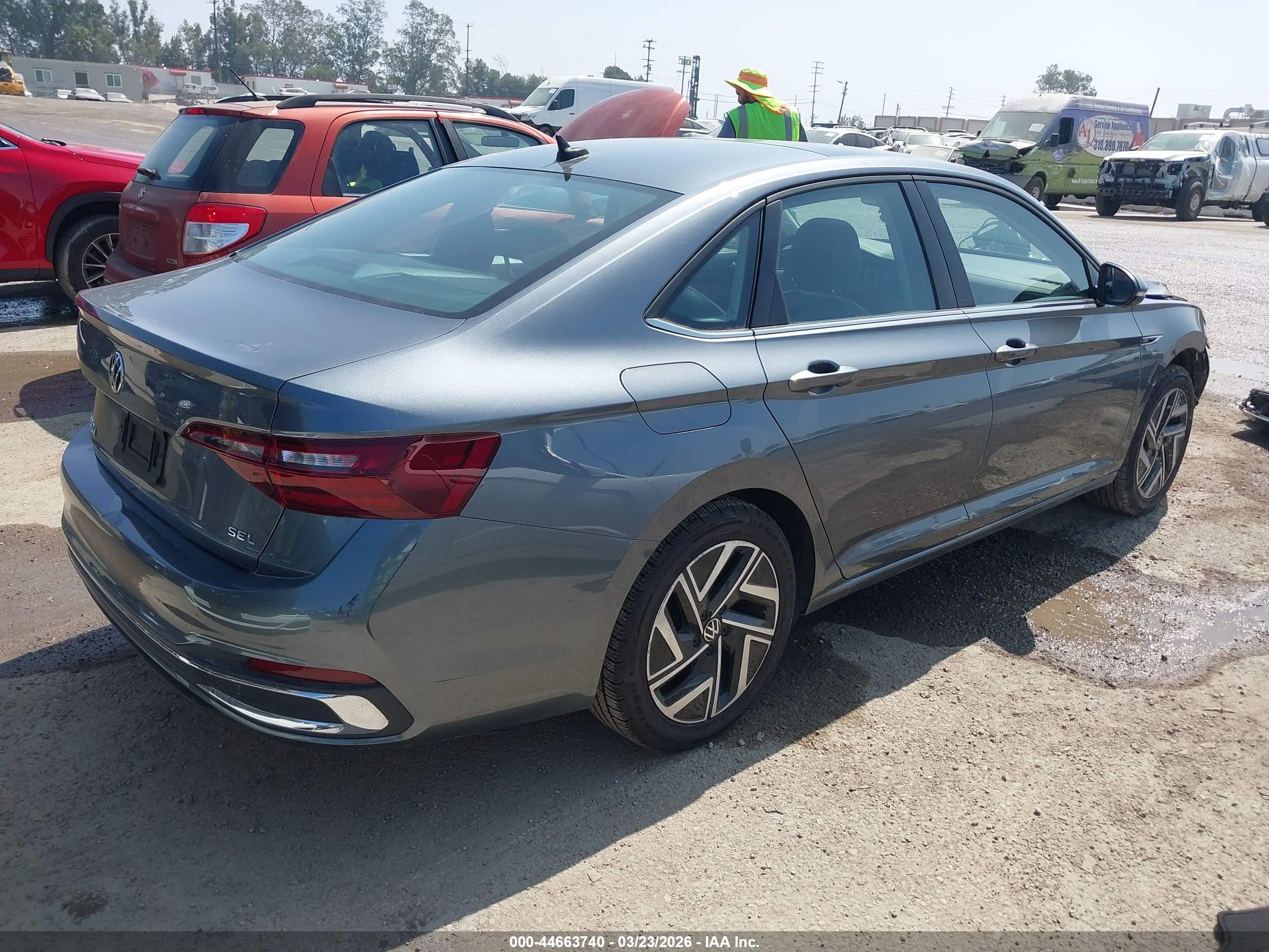 VOLKSWAGEN JETTA image 4