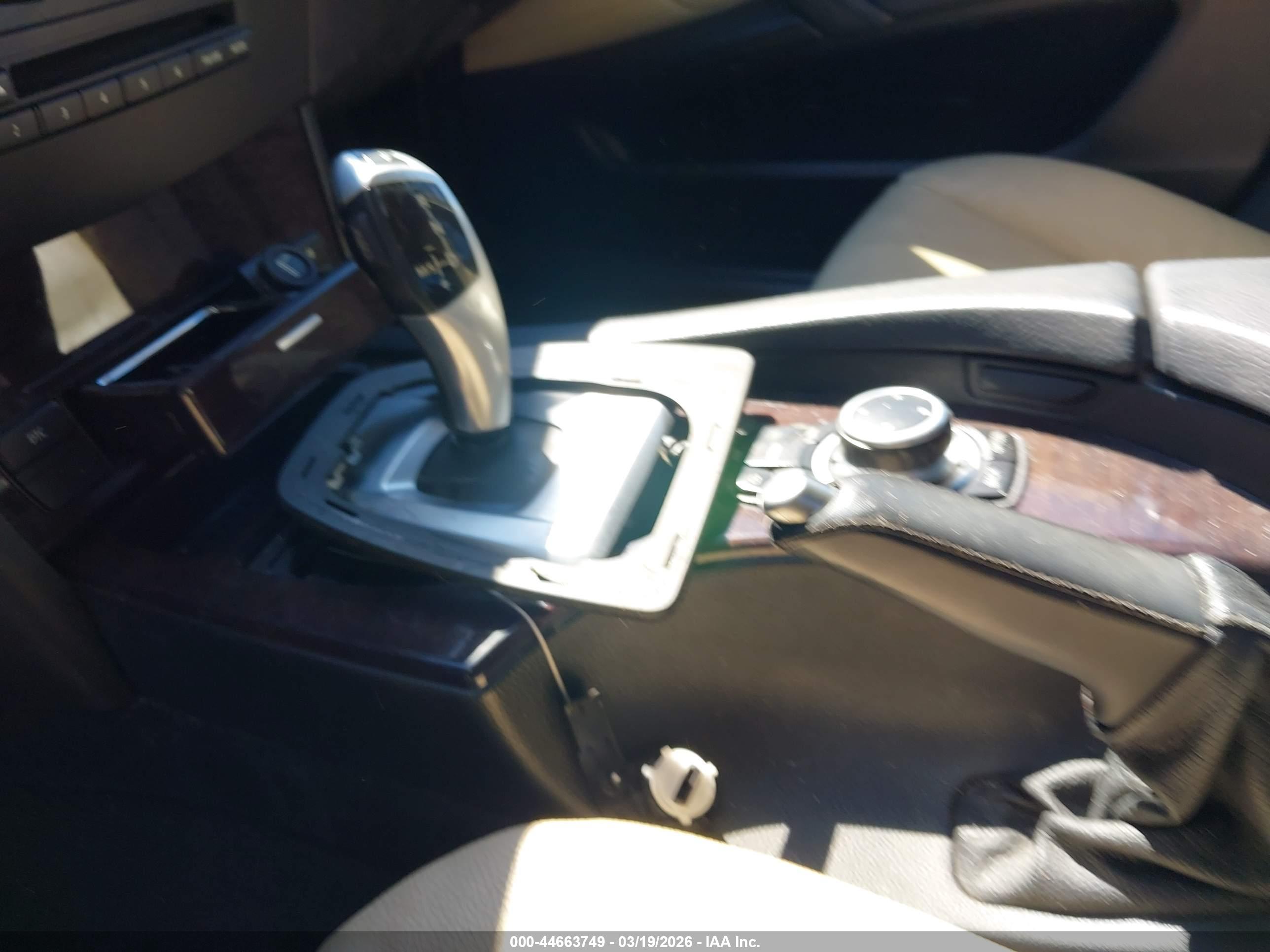 BMW 528I image 6