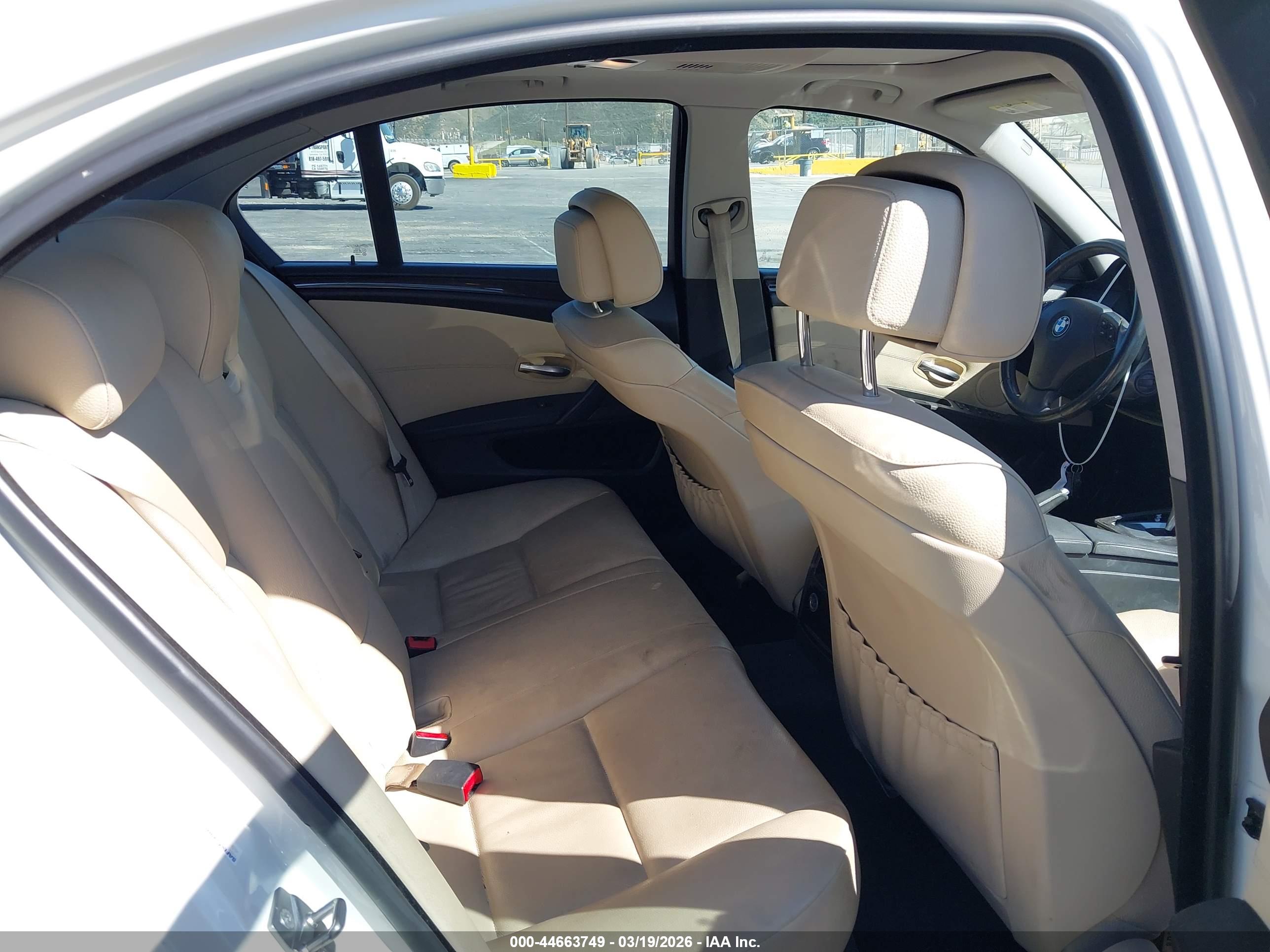 BMW 528I image 8
