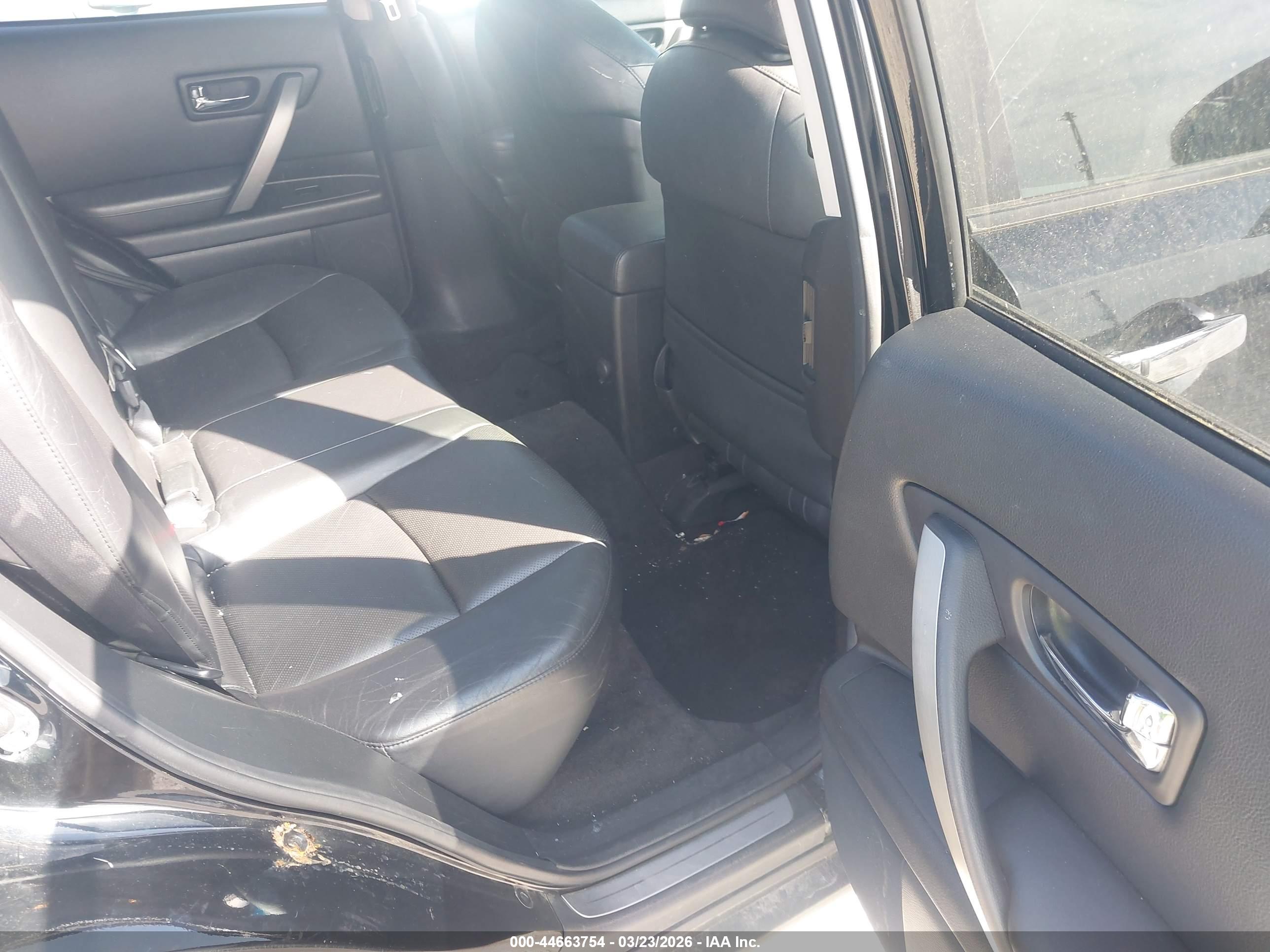 INFINITI FX35 image 8