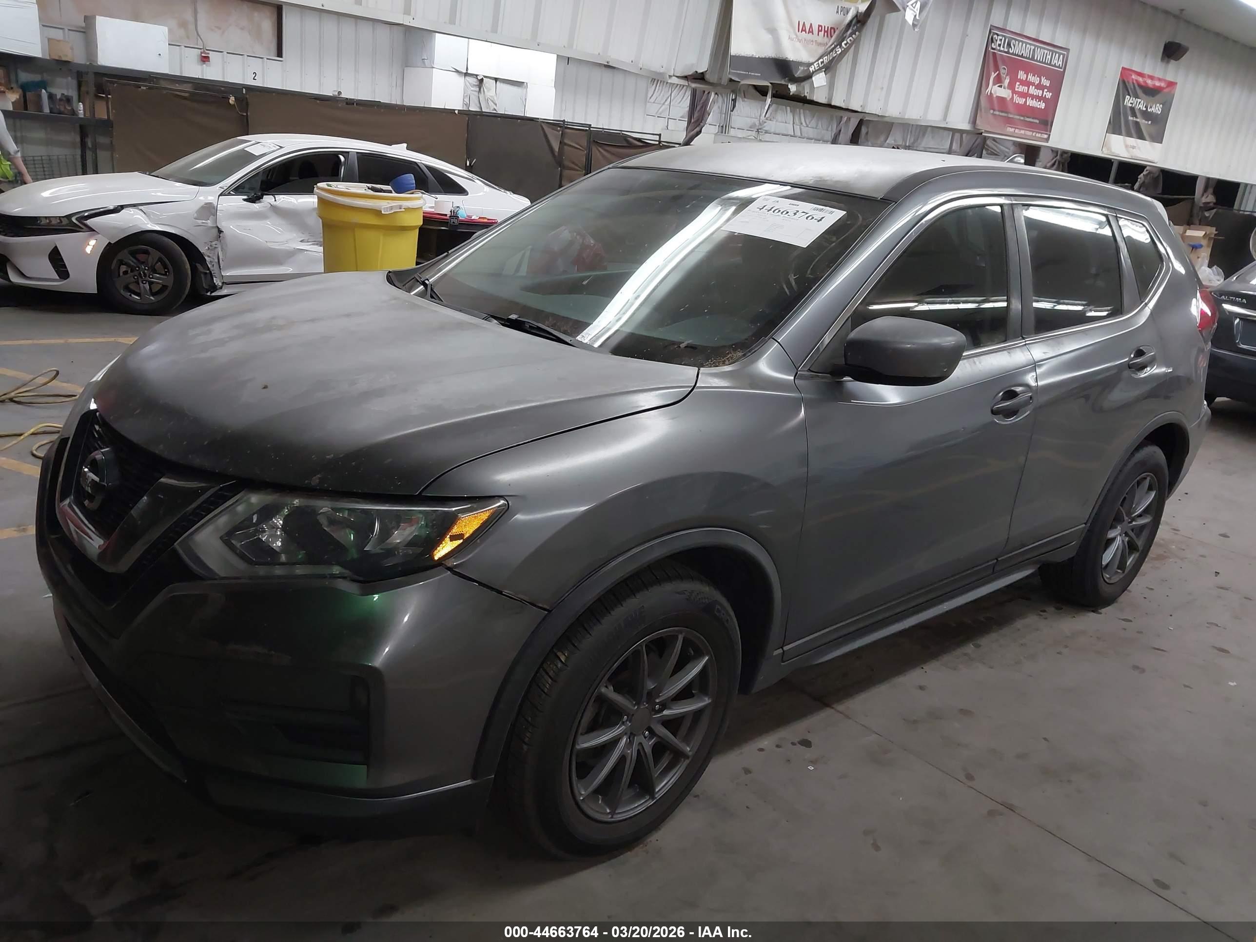 NISSAN ROGUE image 2