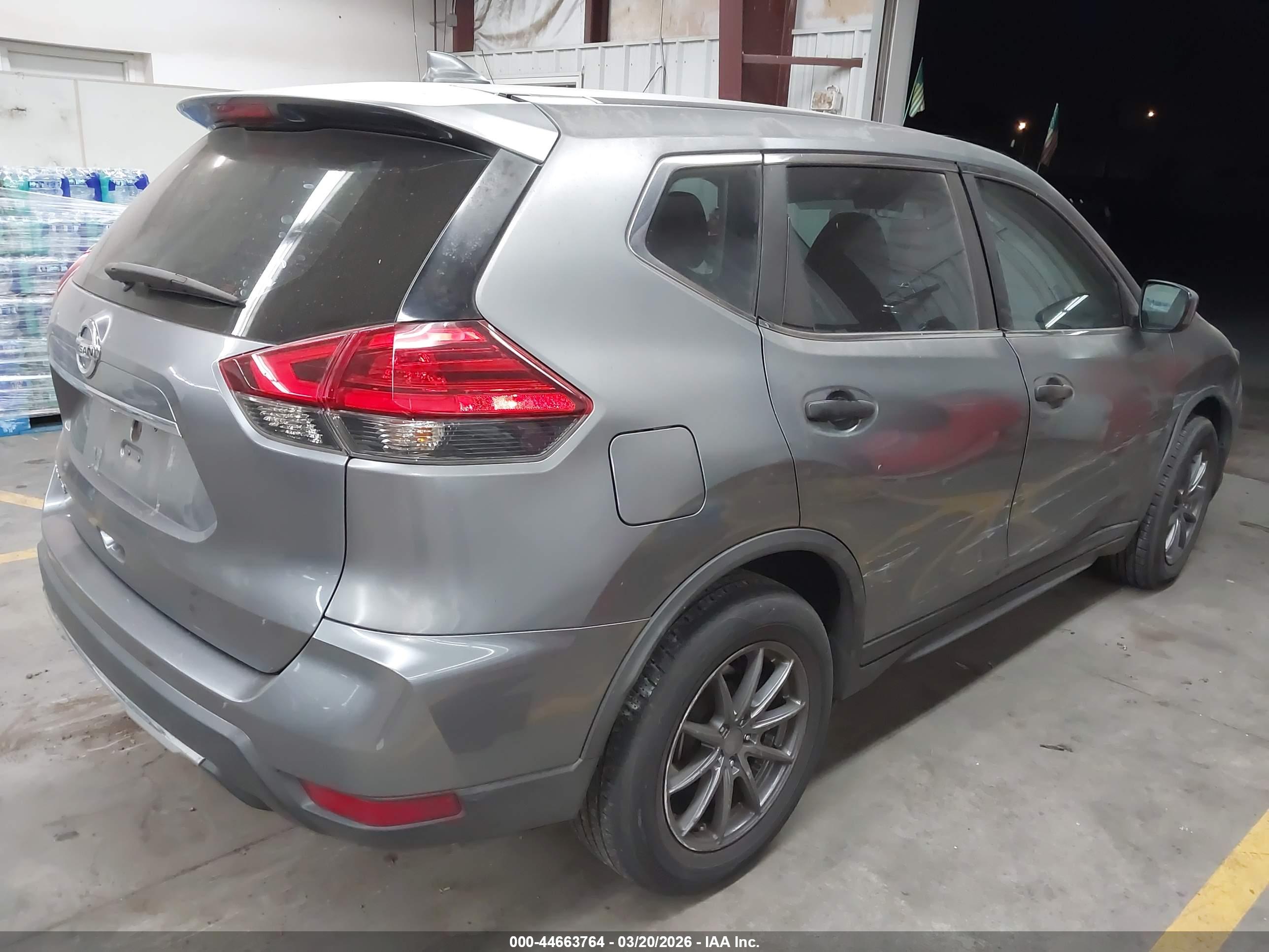 NISSAN ROGUE image 4