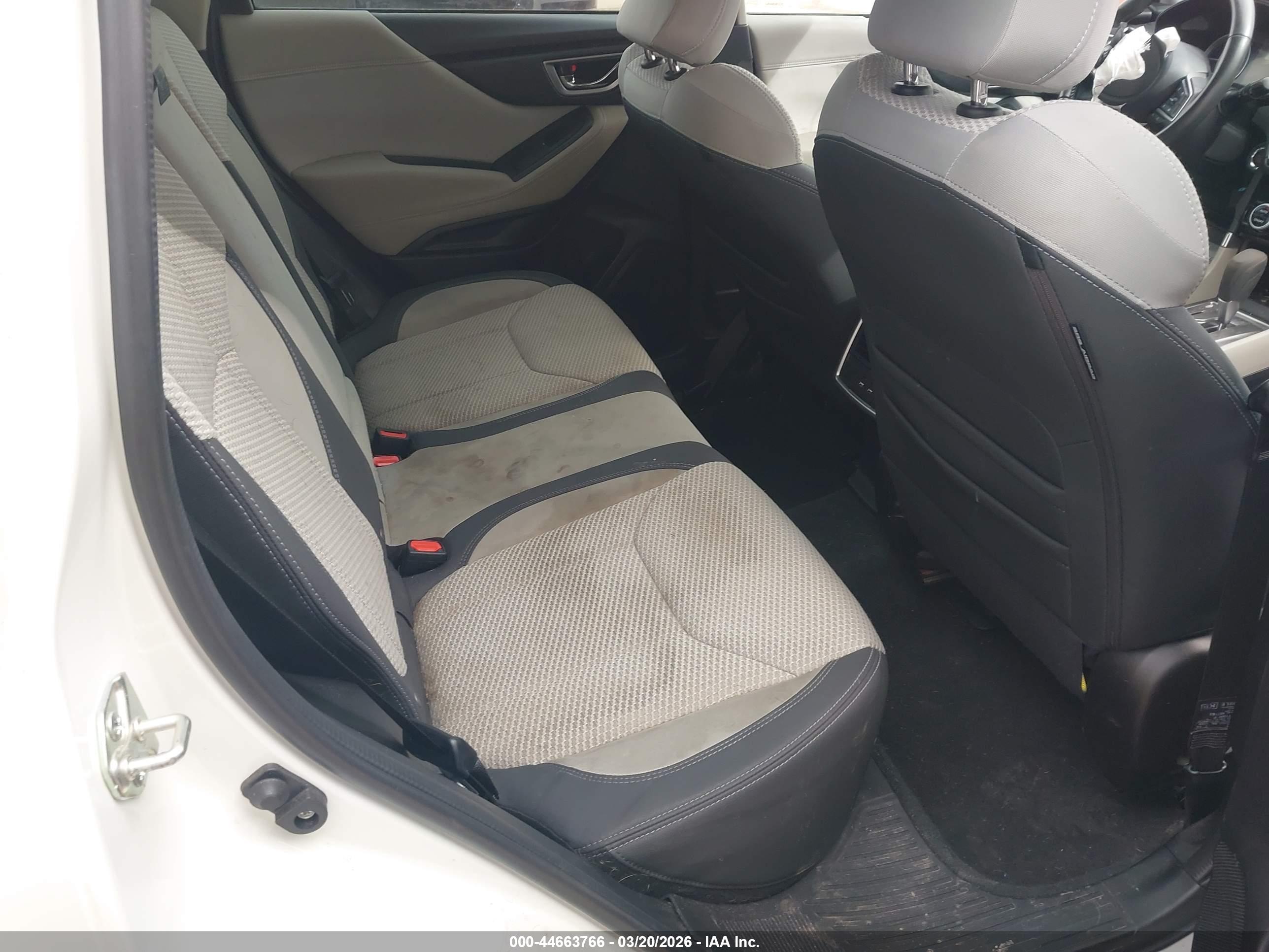 SUBARU FORESTER image 8