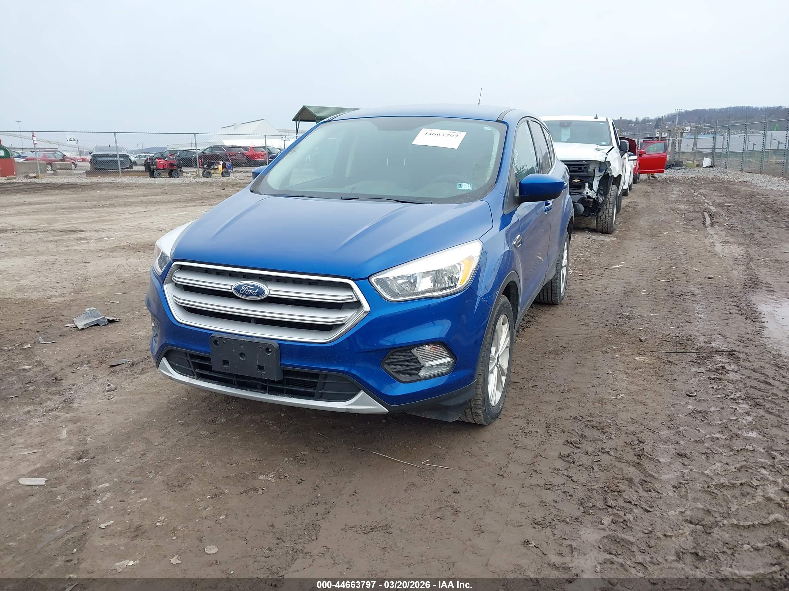 FORD ESCAPE image 2