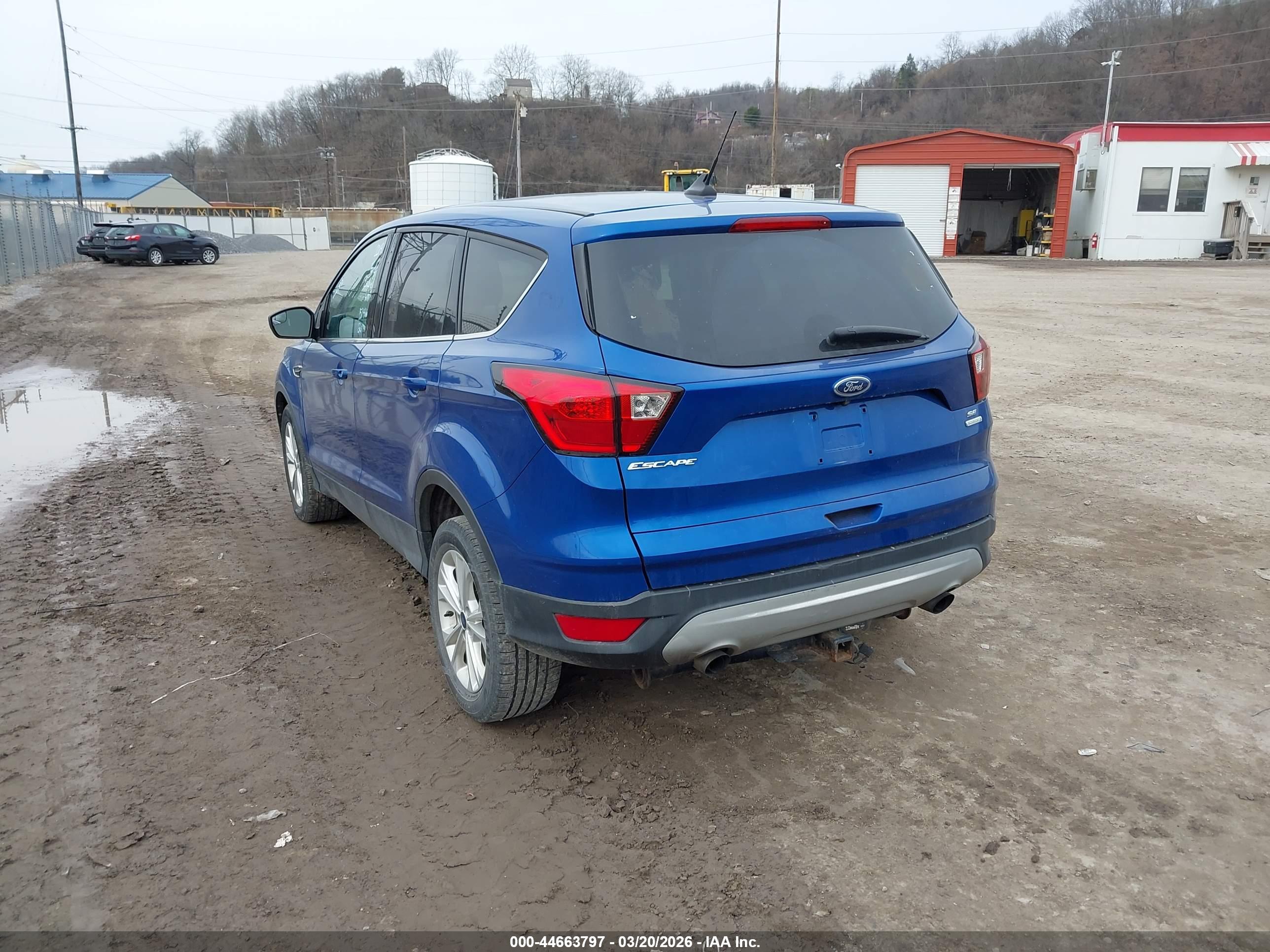 FORD ESCAPE image 3