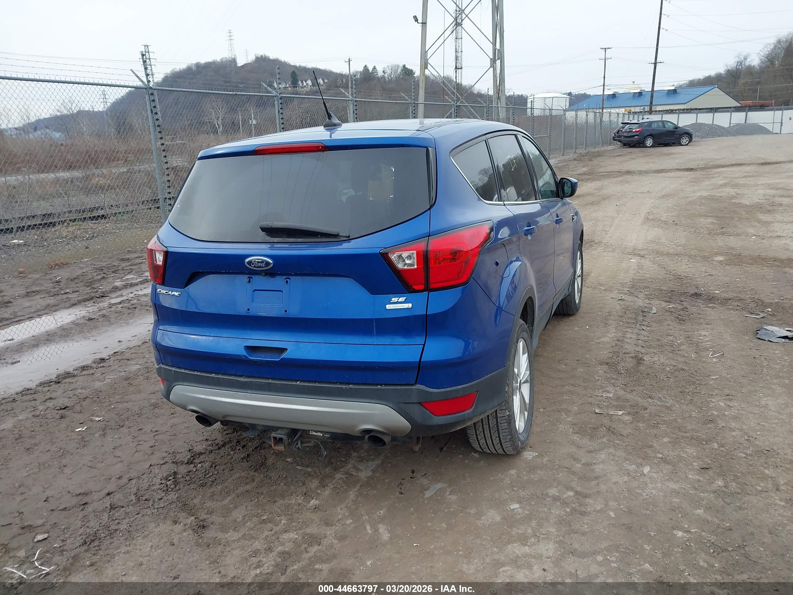 FORD ESCAPE image 4