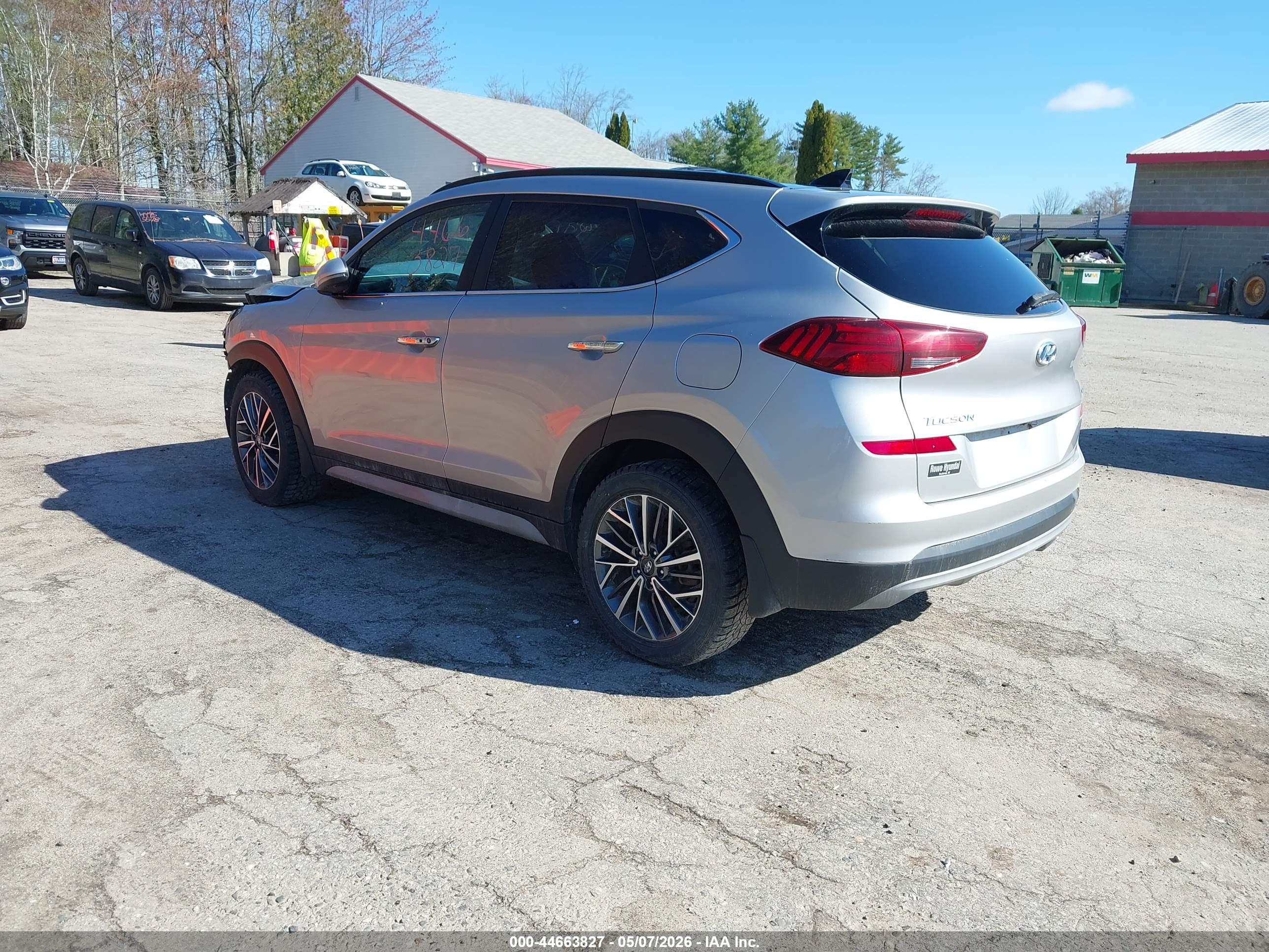 HYUNDAI TUCSON image 3
