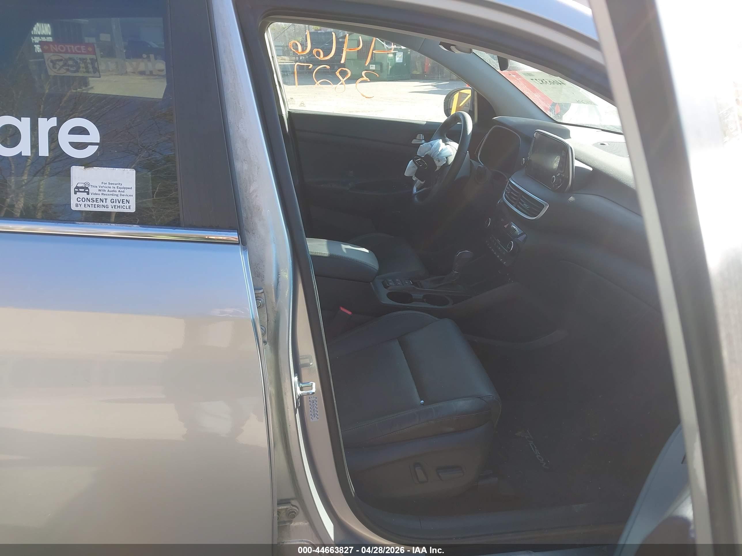 HYUNDAI TUCSON image 5